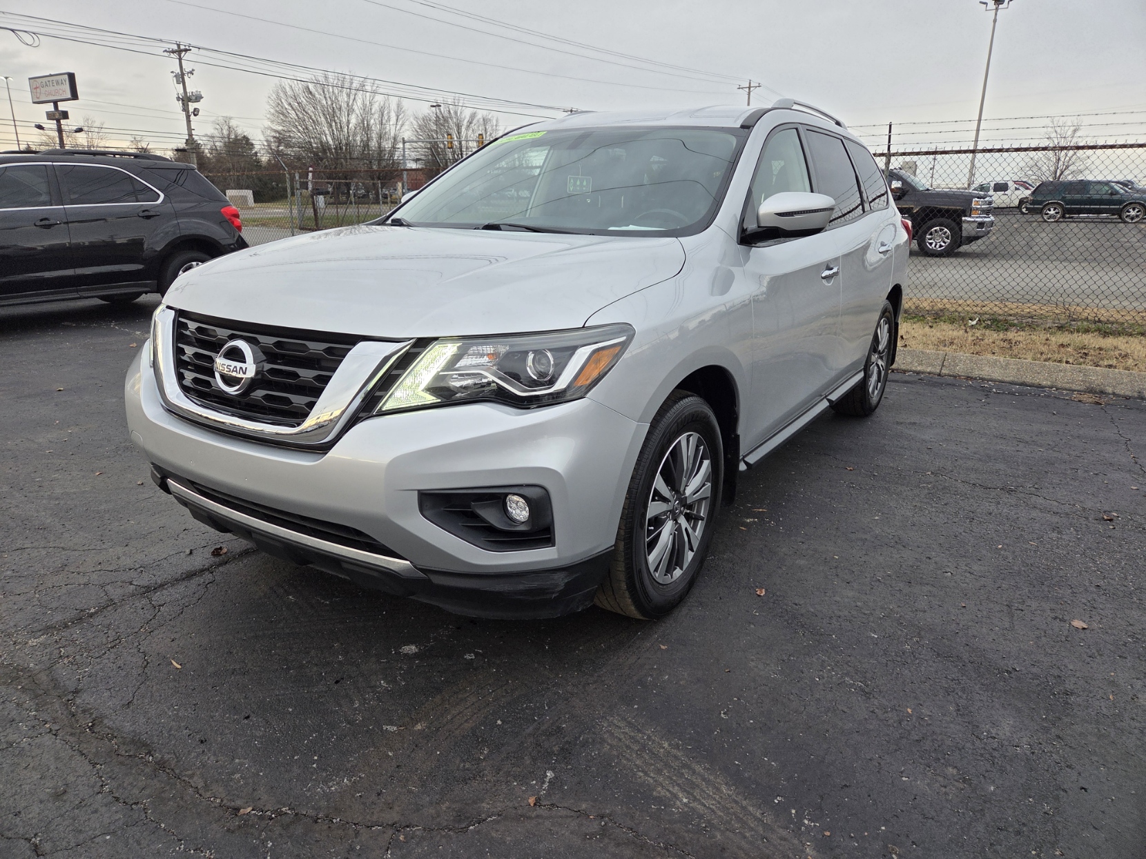 photo of 2019 Nissan Pathfinder SV 4WD