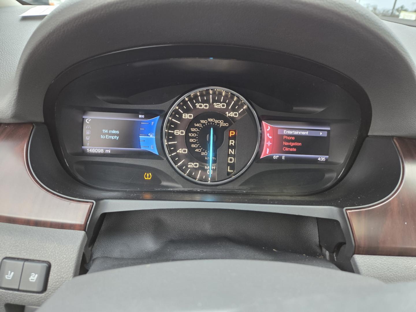 2013 Blue /Gray Ford Edge Limited FWD (2FMDK3K94DB) with an 2.0L L4 DOHC 16V engine, 6-Speed Automatic transmission, located at 1221 Madison St., Shelbyville, TN, 37160, (931) 680-9439, 0.000000, 0.000000 - Photo#9