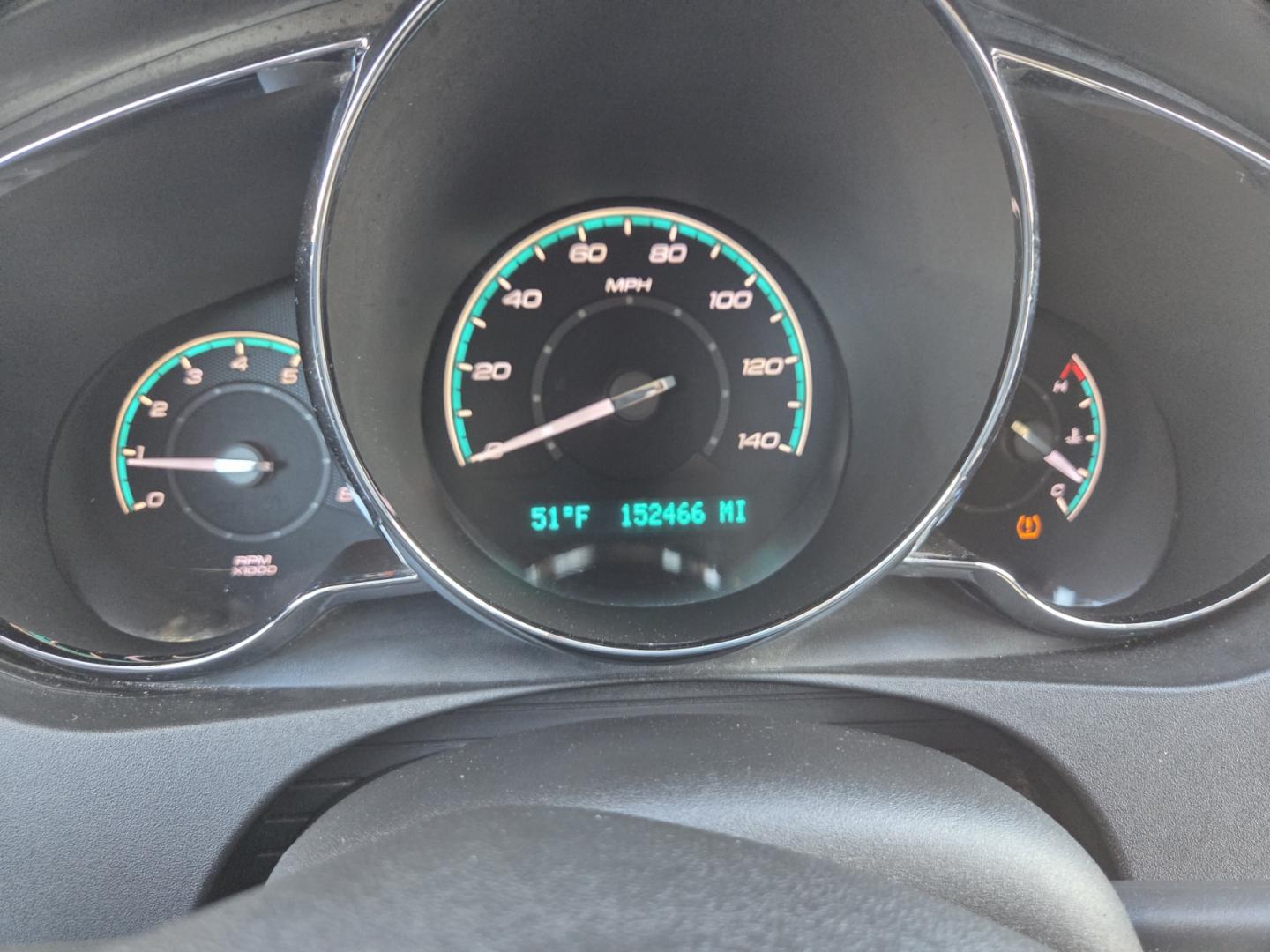 2010 BLACK /Gray Chevrolet Malibu 1LT (1G1ZC5EB2AF) with an 2.4L L4 DOHC 16V engine, 6-Speed Automatic transmission, located at 1221 Madison St., Shelbyville, TN, 37160, (931) 680-9439, 0.000000, 0.000000 - Photo#6