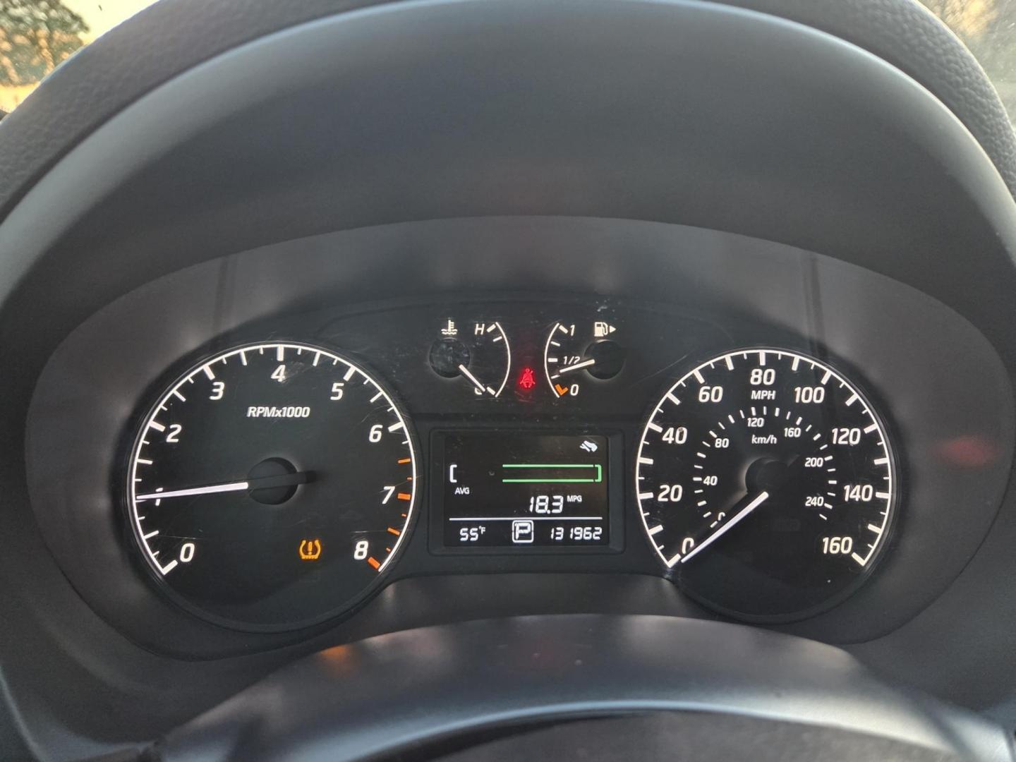 2017 BLACK /Black Nissan Sentra S (3N1AB7AP1HY) with an 1.8L L4 SFI DOHC 16V engine, Automatic transmission, located at 1221 Madison St., Shelbyville, TN, 37160, (931) 680-9439, 0.000000, 0.000000 - Photo#6