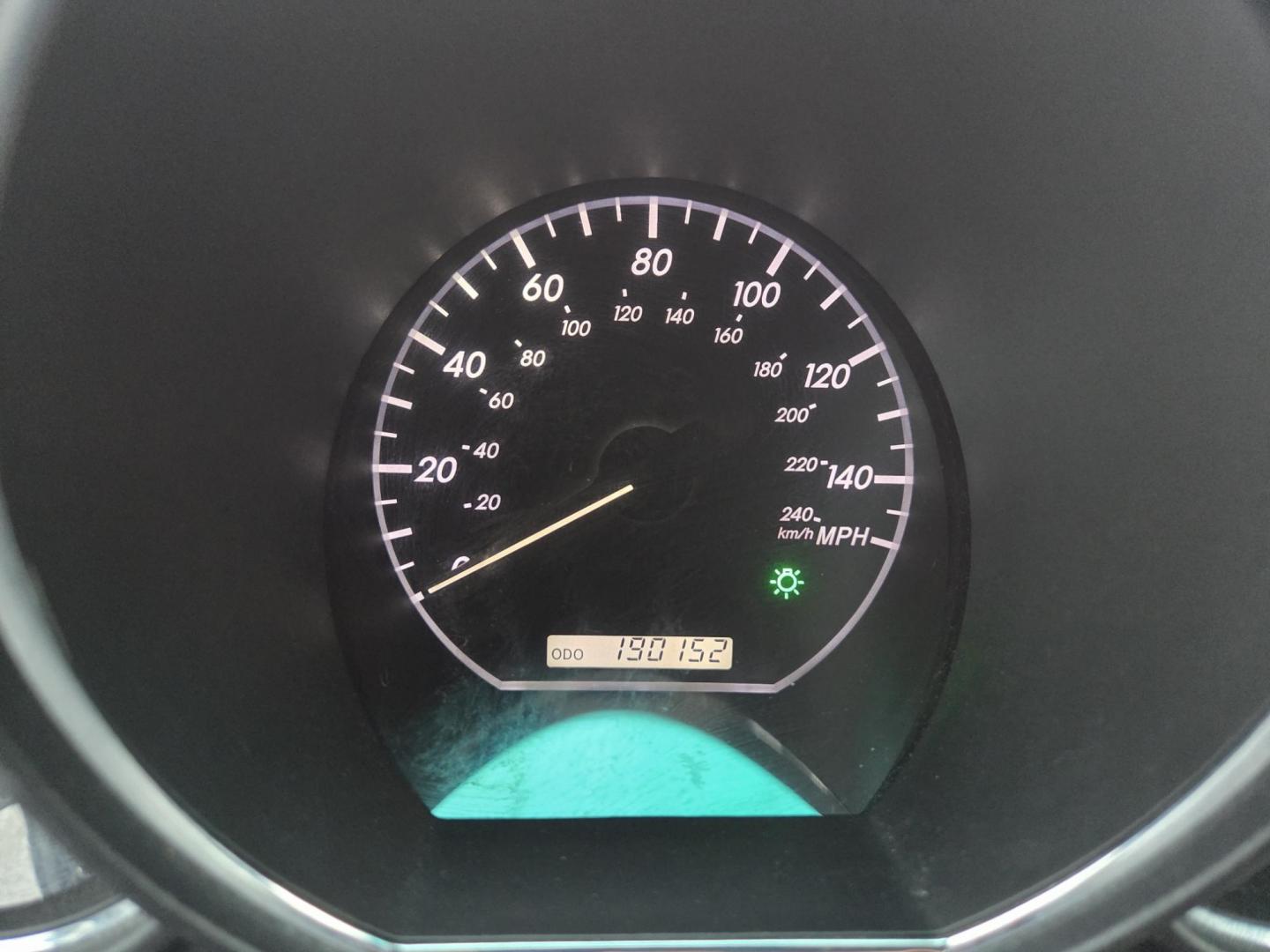 2009 SILVER /Black Lexus RX 350 FWD (2T2GK31U29C) with an 3.5L V6 DOHC 24V engine, 5-Speed Automatic Overdrive transmission, located at 1221 Madison St., Shelbyville, TN, 37160, (931) 680-9439, 0.000000, 0.000000 - Photo#8