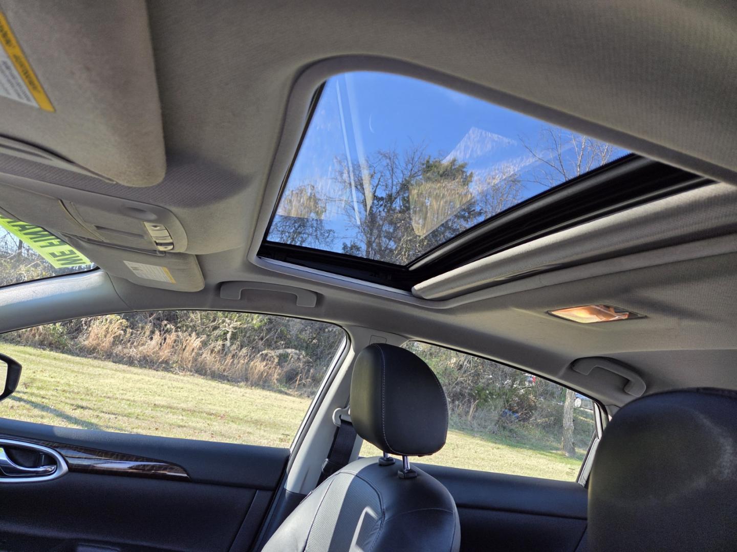 2015 Silver /Black Nissan Sentra SL (3N1AB7APXFY) with an 1.8L L4 SFI DOHC 16V engine, Automatic transmission, located at 1221 Madison St., Shelbyville, TN, 37160, (931) 680-9439, 0.000000, 0.000000 - Photo#6