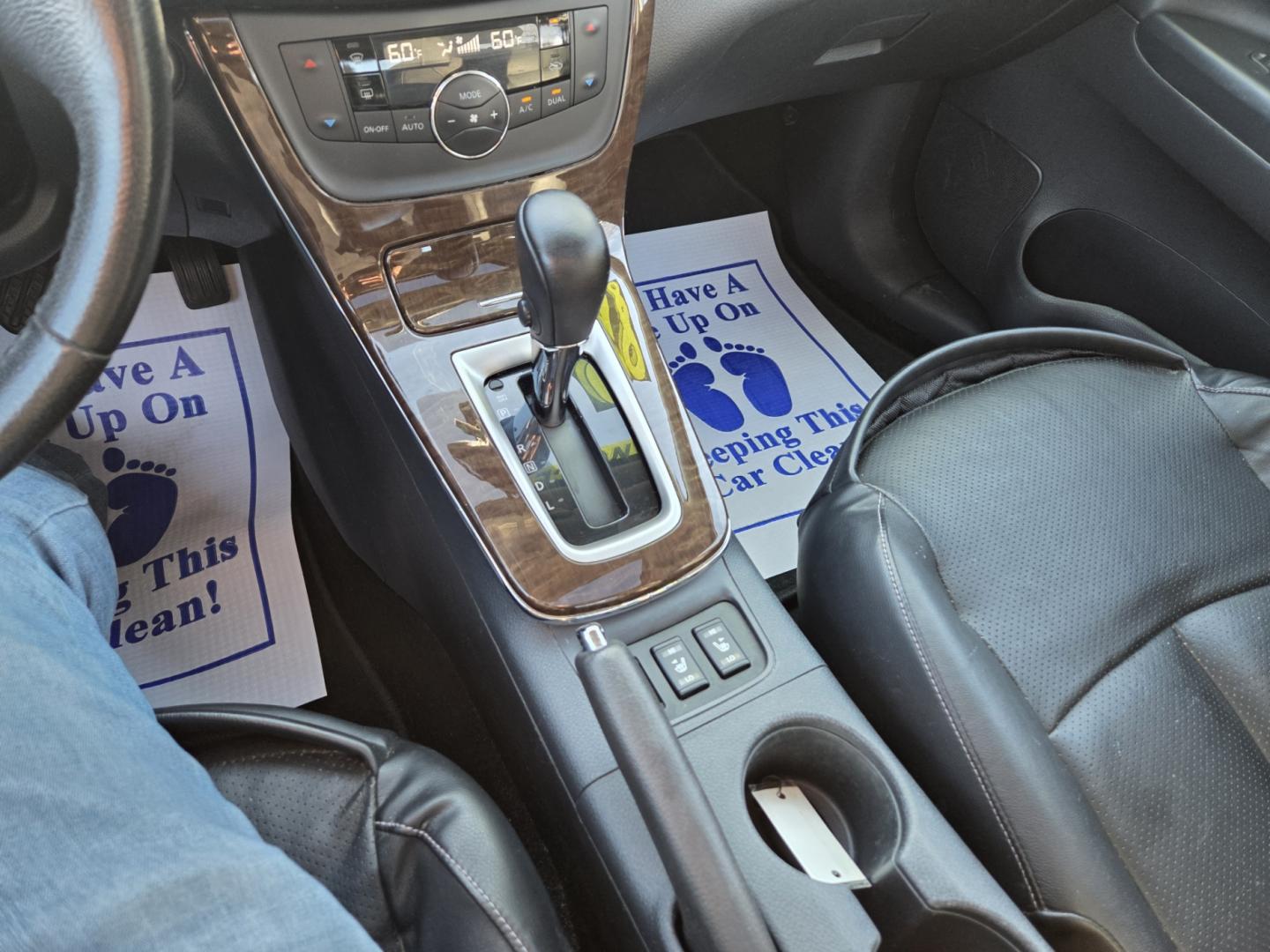 2015 Silver /Black Nissan Sentra SL (3N1AB7APXFY) with an 1.8L L4 SFI DOHC 16V engine, Automatic transmission, located at 1221 Madison St., Shelbyville, TN, 37160, (931) 680-9439, 0.000000, 0.000000 - Photo#7