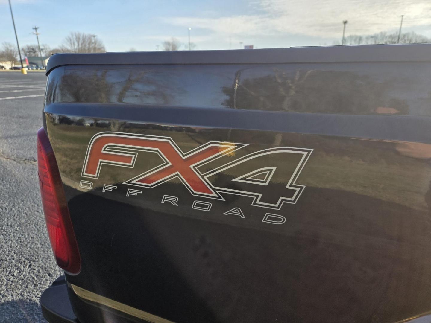 2012 BLACK /Black Ford F-250 SD Lariat Crew Cab 4WD (1FT7W2BT3CE) with an 6.7L V8 OHV 16V DIESEL engine, 6-Speed Automatic transmission, located at 1221 Madison St., Shelbyville, TN, 37160, (931) 680-9439, 0.000000, 0.000000 - Photo#3