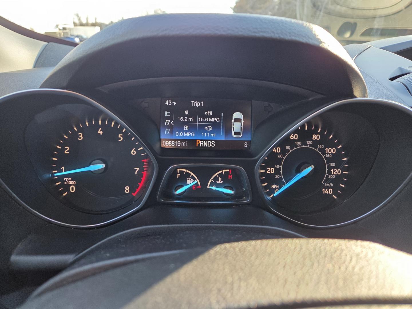 2019 WHITE /Gray Ford Escape S FWD (1FMCU0F75KU) with an 2.5L L4 DOHC 16V engine, 6A transmission, located at 1221 Madison St., Shelbyville, TN, 37160, (931) 680-9439, 0.000000, 0.000000 - Photo#7