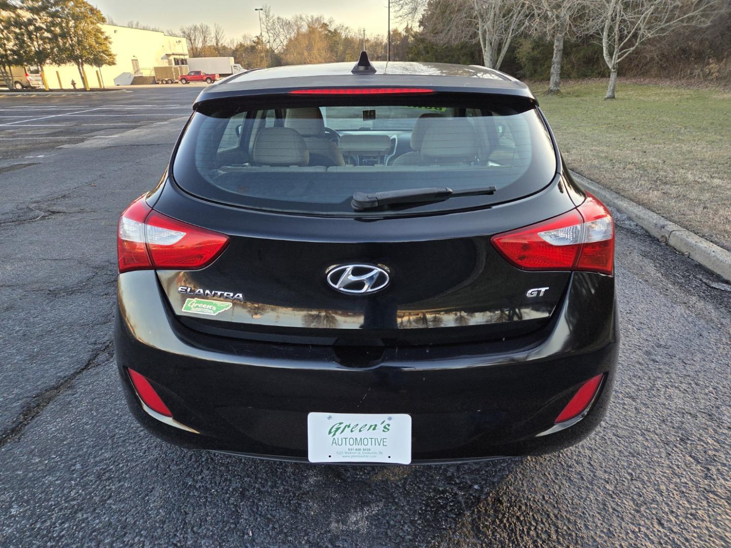 2013 BLACK /Gray Hyundai Elantra GT A/T (KMHD35LE3DU) with an 1.8L L4 16V DOHC engine, 6-Speed Automatic transmission, located at 1221 Madison St., Shelbyville, TN, 37160, (931) 680-9439, 0.000000, 0.000000 - Photo#2