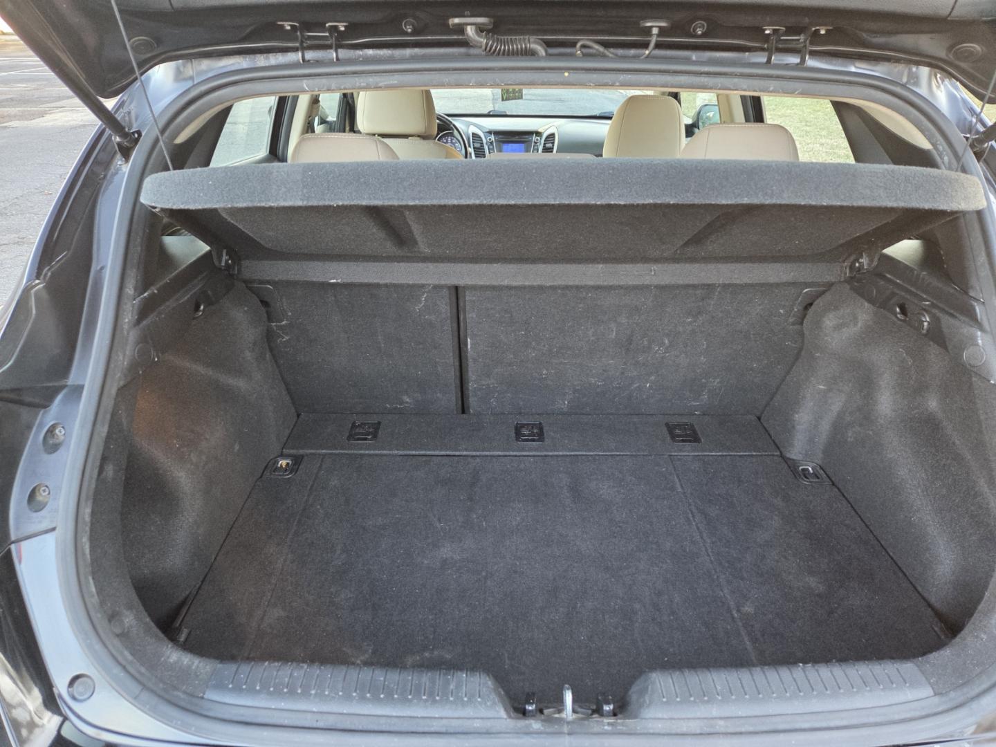 2013 BLACK /Gray Hyundai Elantra GT A/T (KMHD35LE3DU) with an 1.8L L4 16V DOHC engine, 6-Speed Automatic transmission, located at 1221 Madison St., Shelbyville, TN, 37160, (931) 680-9439, 0.000000, 0.000000 - Photo#3