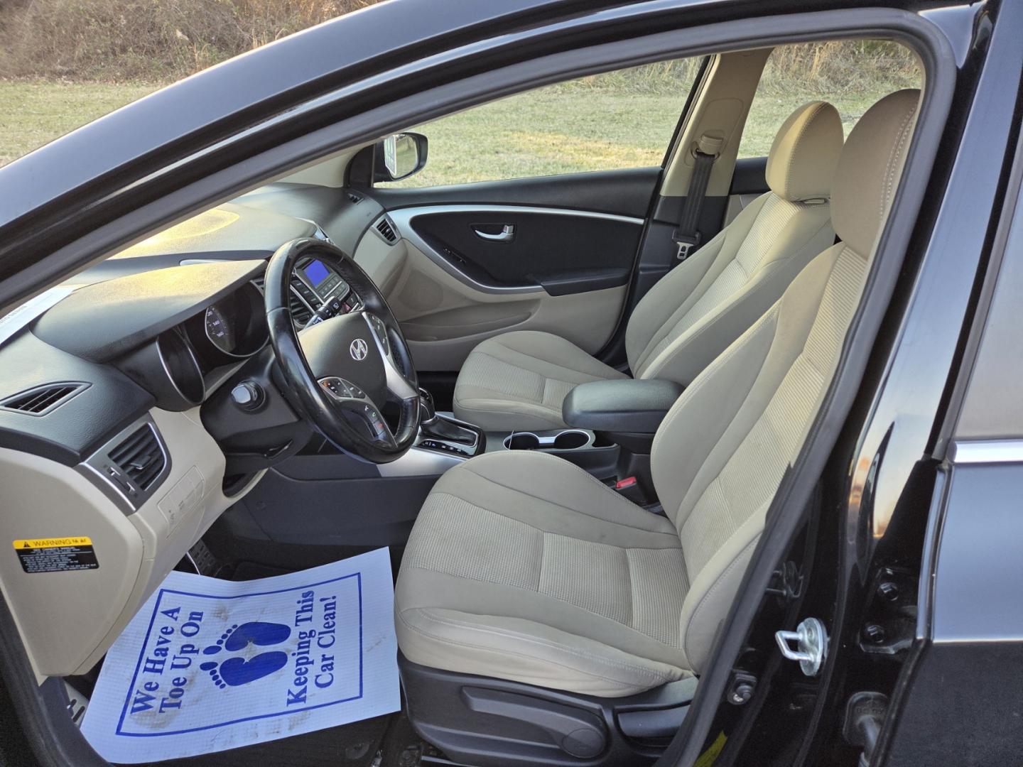 2013 BLACK /Gray Hyundai Elantra GT A/T (KMHD35LE3DU) with an 1.8L L4 16V DOHC engine, 6-Speed Automatic transmission, located at 1221 Madison St., Shelbyville, TN, 37160, (931) 680-9439, 0.000000, 0.000000 - Photo#5