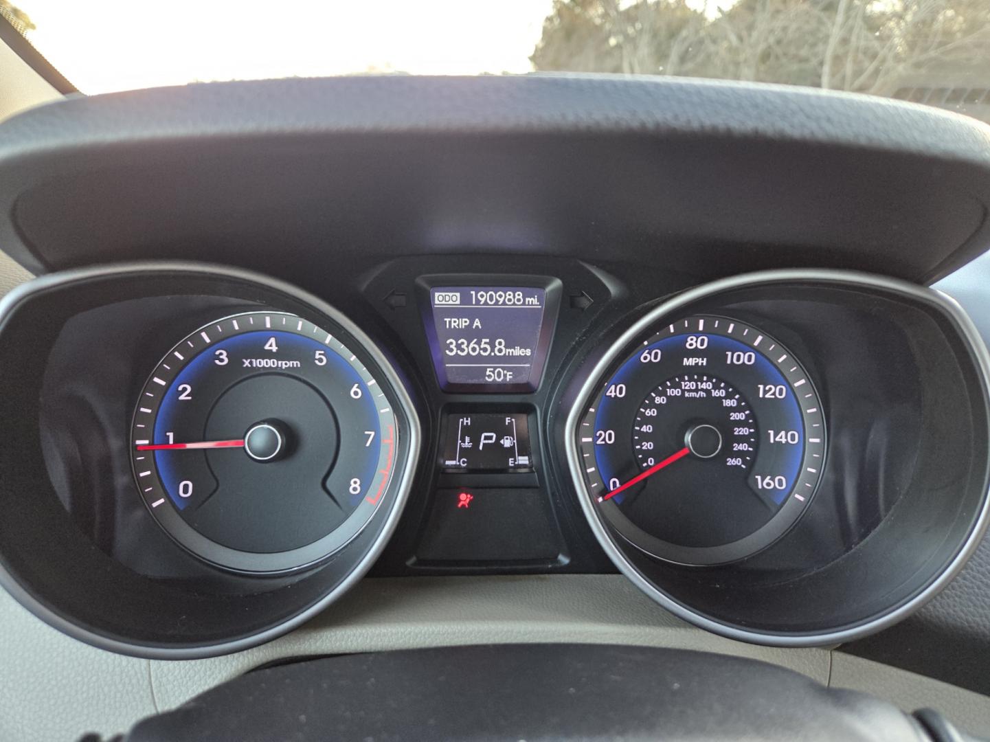 2013 BLACK /Gray Hyundai Elantra GT A/T (KMHD35LE3DU) with an 1.8L L4 16V DOHC engine, 6-Speed Automatic transmission, located at 1221 Madison St., Shelbyville, TN, 37160, (931) 680-9439, 0.000000, 0.000000 - Photo#7