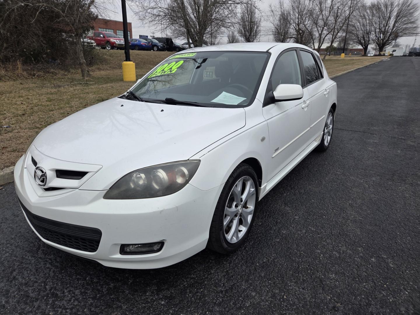 2008 WHITE /Gray Mazda MAZDA3 s Grand Touring 5-Door (JM1BK343581) with an 2.3L L4 DOHC 16V engine, located at 1221 Madison St., Shelbyville, TN, 37160, (931) 680-9439, 0.000000, 0.000000 - Photo#0