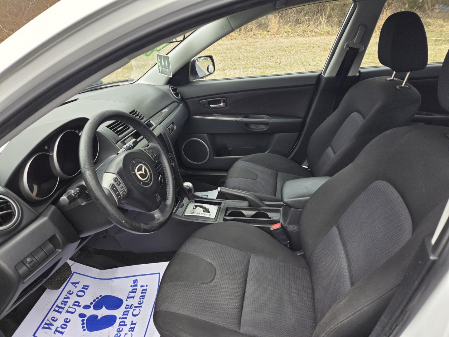 2008 WHITE /Gray Mazda MAZDA3 s Grand Touring 5-Door (JM1BK343581) with an 2.3L L4 DOHC 16V engine, located at 1221 Madison St., Shelbyville, TN, 37160, (931) 680-9439, 0.000000, 0.000000 - Photo#5