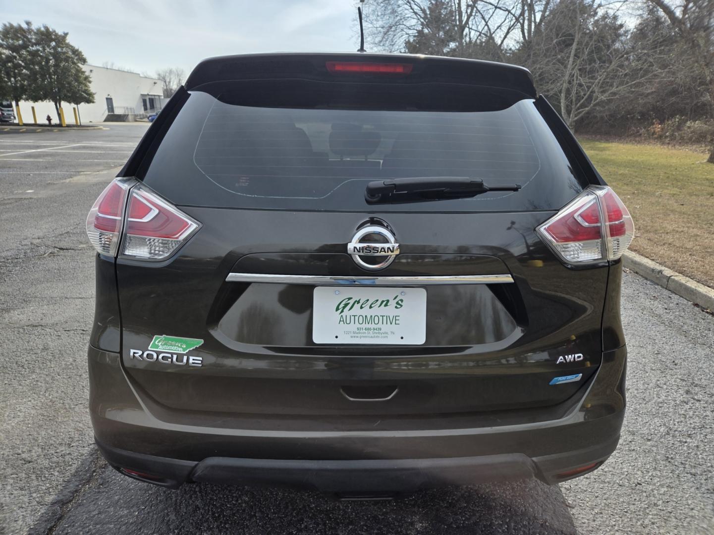 2014 Green /Black Nissan Rogue S AWD (5N1AT2MV3EC) with an 2.5L L4 DOHC 16V engine, Continuously Variable Transmission transmission, located at 1221 Madison St., Shelbyville, TN, 37160, (931) 680-9439, 0.000000, 0.000000 - Photo#2