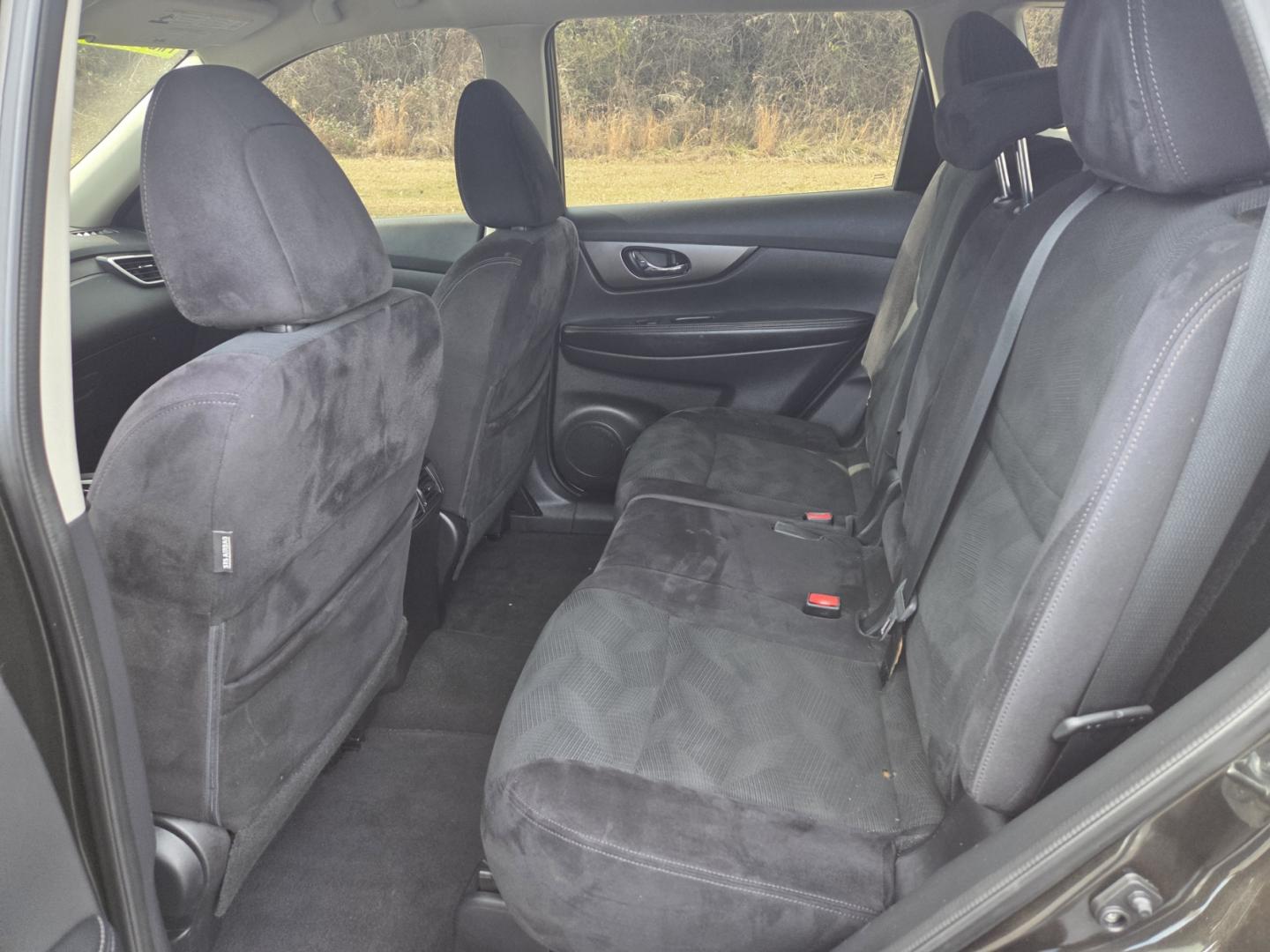 2014 Green /Black Nissan Rogue S AWD (5N1AT2MV3EC) with an 2.5L L4 DOHC 16V engine, Continuously Variable Transmission transmission, located at 1221 Madison St., Shelbyville, TN, 37160, (931) 680-9439, 0.000000, 0.000000 - Photo#4