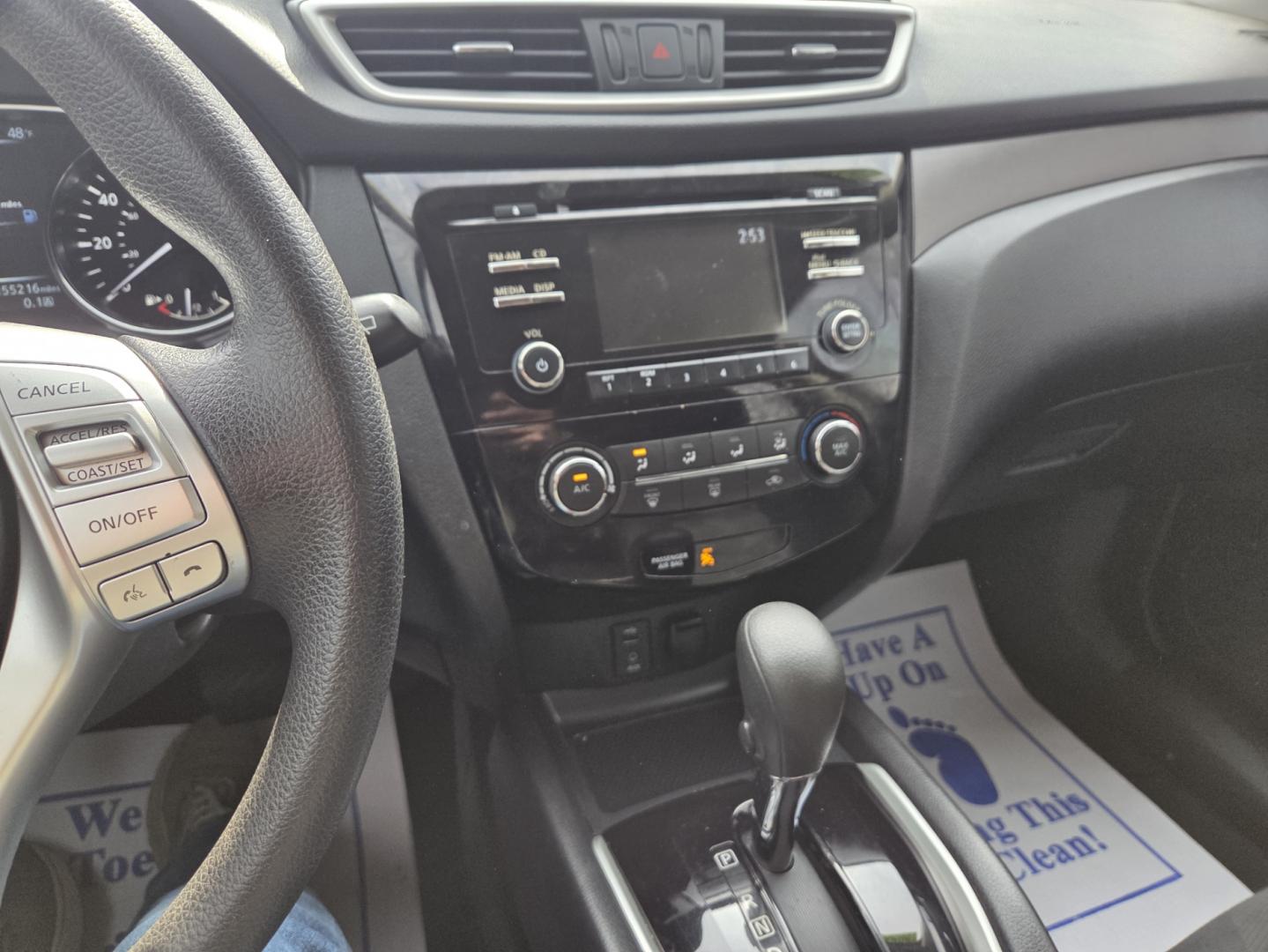 2014 Green /Black Nissan Rogue S AWD (5N1AT2MV3EC) with an 2.5L L4 DOHC 16V engine, Continuously Variable Transmission transmission, located at 1221 Madison St., Shelbyville, TN, 37160, (931) 680-9439, 0.000000, 0.000000 - Photo#6