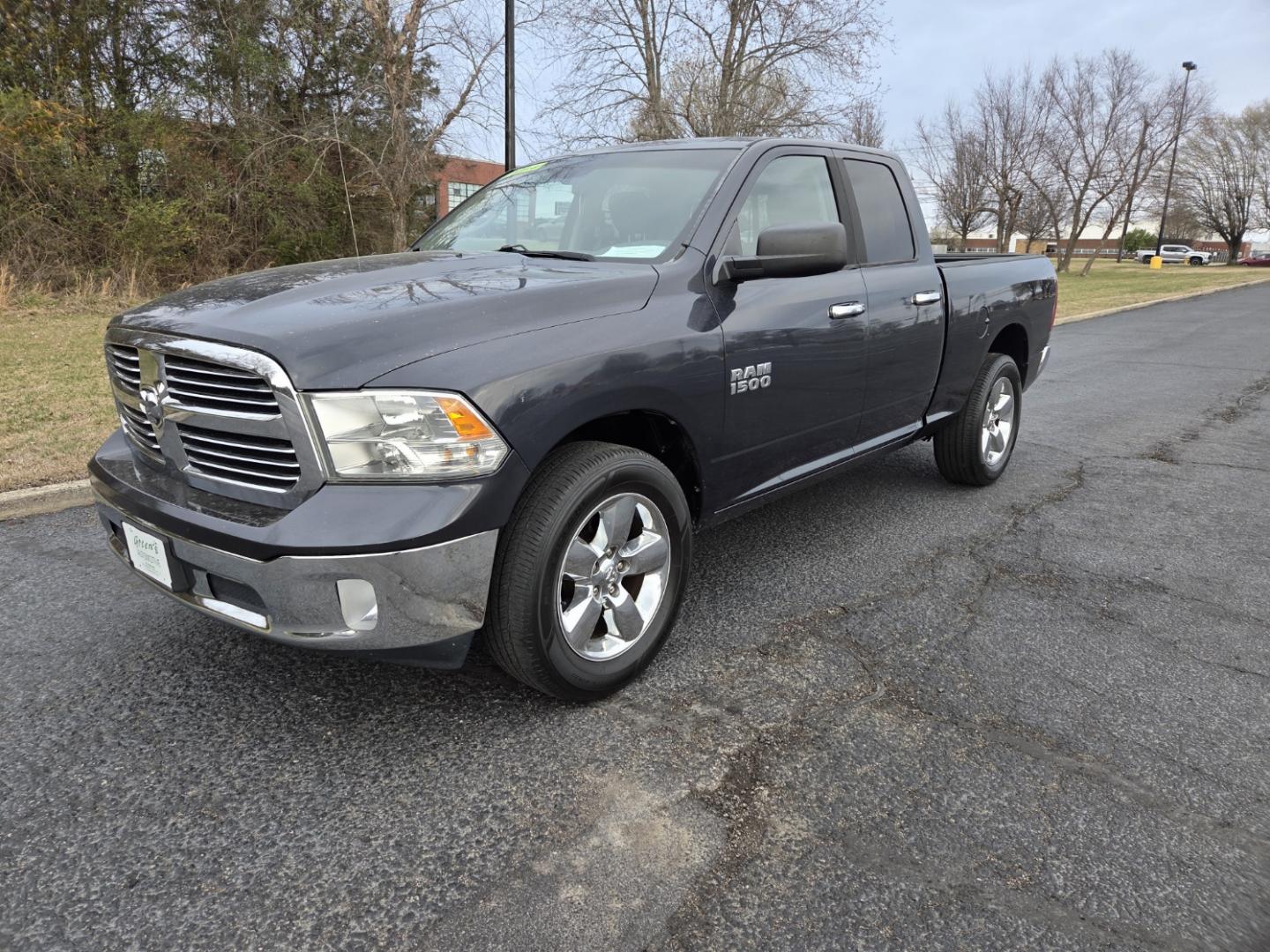 2016 Gray /Gray RAM 1500 SLT Quad Cab 4WD (1C6RR7GG3GS) with an 3.6L V6 DOHC 24V FFV engine, 6A transmission, located at 1221 Madison St., Shelbyville, TN, 37160, (931) 680-9439, 0.000000, 0.000000 - Photo#0