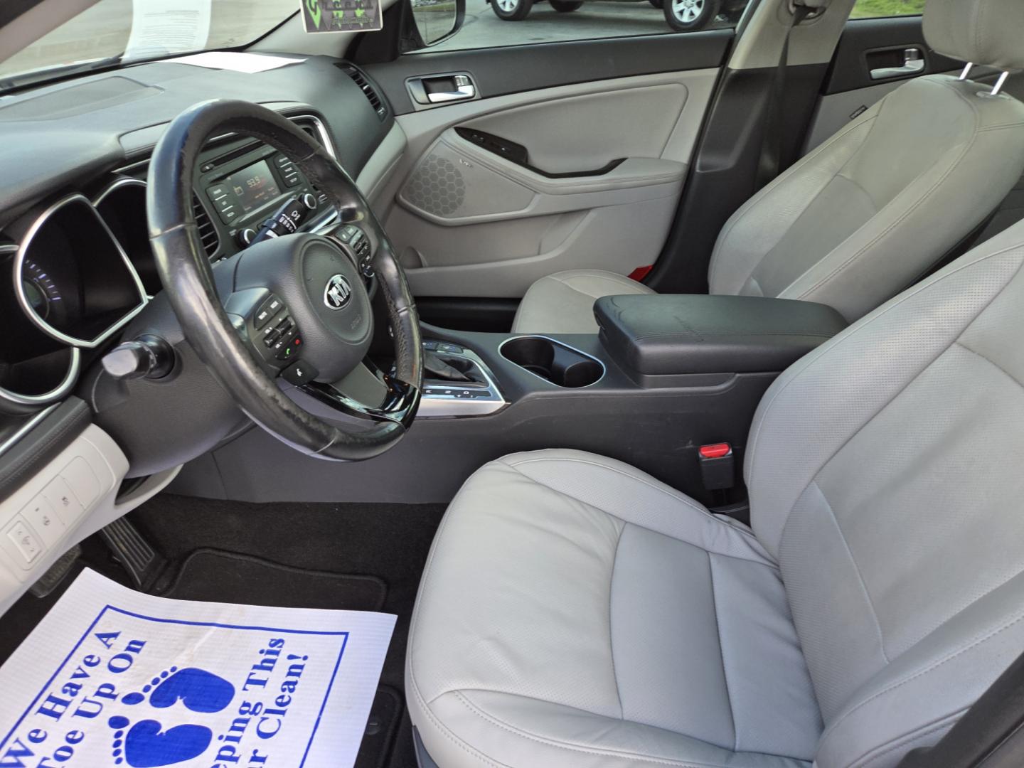 2015 SILVER /Gray Kia Optima EX (5XXGN4A77FG) with an 2.4L L4 DOHC 16V engine, 6-Speed Automatic transmission, located at 1221 Madison St., Shelbyville, TN, 37160, (931) 680-9439, 0.000000, 0.000000 - Photo#5