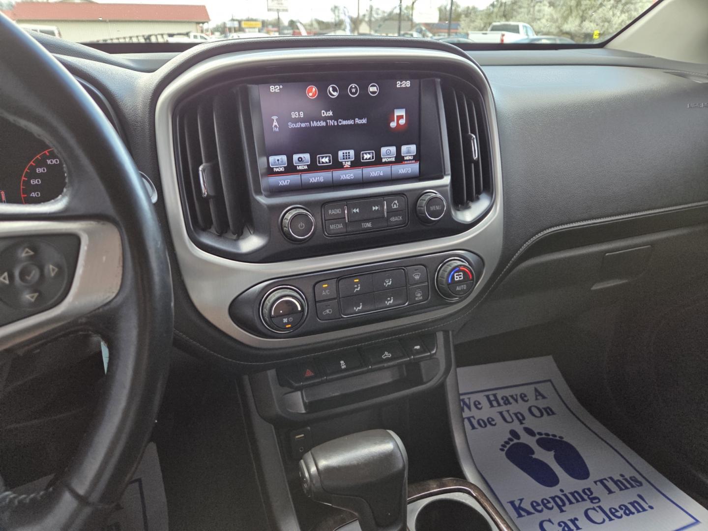2016 Gray /Black GMC Canyon SLE Crew Cab 4WD (1GTG6CE36G1) with an 3.6L V6 DOHC 24V engine, 6A transmission, located at 1221 Madison St., Shelbyville, TN, 37160, (931) 680-9439, 0.000000, 0.000000 - Photo#8