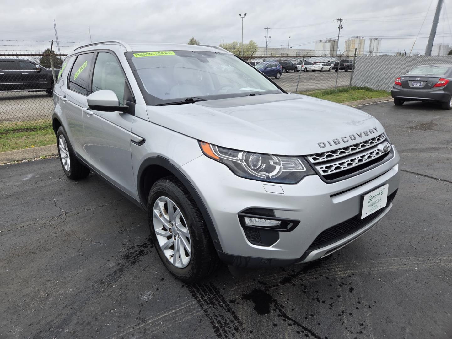 2016 SILVER /White Land Rover Discovery Sport HSE (SALCR2BGXGH) with an 2.0L L4 engine, 9A transmission, located at 1221 Madison St., Shelbyville, TN, 37160, (931) 680-9439, 0.000000, 0.000000 - Photo#1