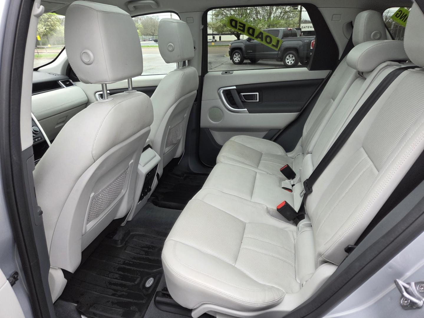 2016 SILVER /White Land Rover Discovery Sport HSE (SALCR2BGXGH) with an 2.0L L4 engine, 9A transmission, located at 1221 Madison St., Shelbyville, TN, 37160, (931) 680-9439, 0.000000, 0.000000 - Photo#5