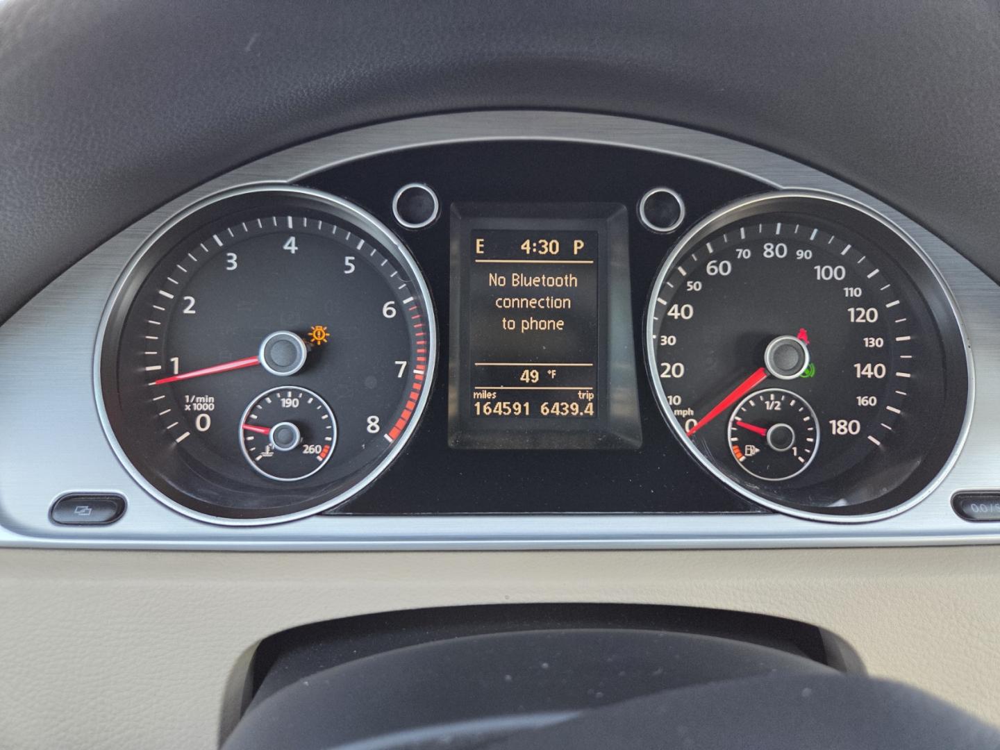 2013 WHITE /Beige Volkswagen CC Sport Plus (WVWBP7AN0DE) with an 2.0L L4 DOHC 16V TURBO engine, 6-Speed Automatic transmission, located at 1221 Madison St., Shelbyville, TN, 37160, (931) 680-9439, 0.000000, 0.000000 - Photo#7