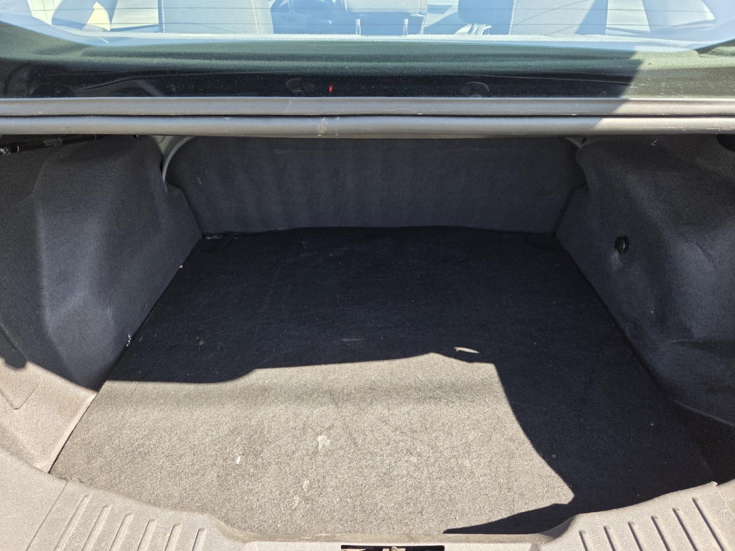 2012 BLACK /Black Ford Focus SE Sedan (1FAHP3F28CL) with an 2.0L L4 DOHC 16V engine, Automatic transmission, located at 1221 Madison St., Shelbyville, TN, 37160, (931) 680-9439, 0.000000, 0.000000 - Photo#3