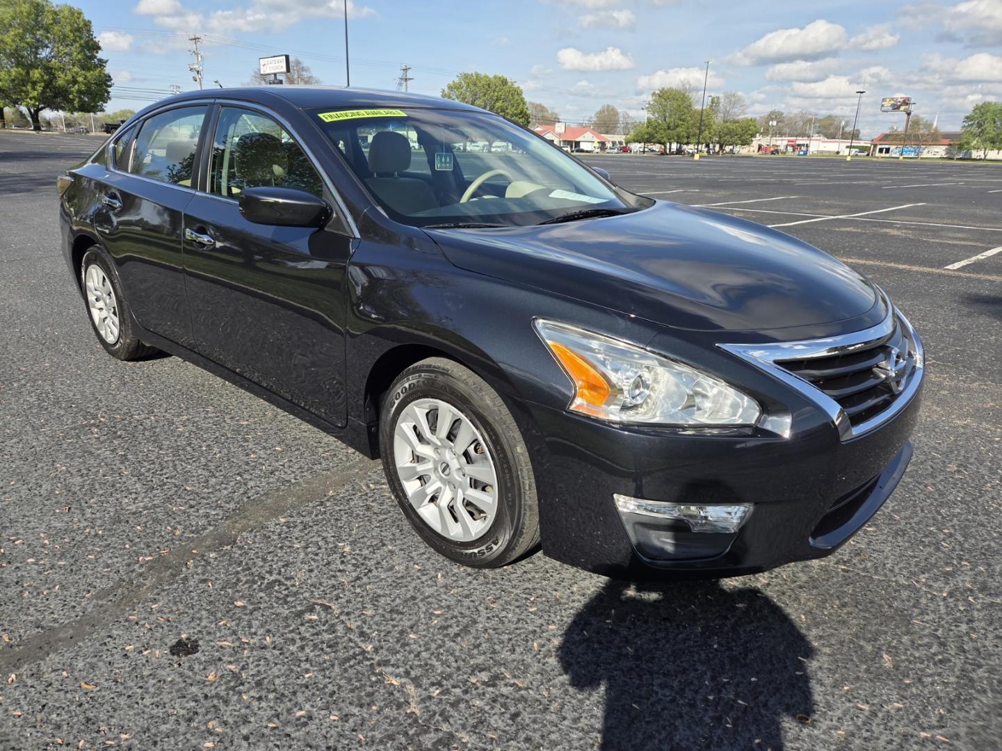 2014 Blue /Beige Nissan Altima 2.5 S (1N4AL3AP6EC) with an 2.5L L4 DOHC 16V engine, Continuously Variable Transmission transmission, located at 1221 Madison St., Shelbyville, TN, 37160, (931) 680-9439, 0.000000, 0.000000 - Photo#1