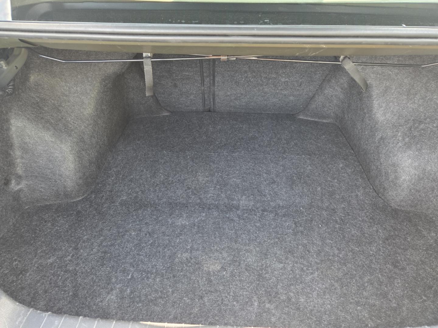 2014 Blue /Beige Nissan Altima 2.5 S (1N4AL3AP6EC) with an 2.5L L4 DOHC 16V engine, Continuously Variable Transmission transmission, located at 1221 Madison St., Shelbyville, TN, 37160, (931) 680-9439, 0.000000, 0.000000 - Photo#3