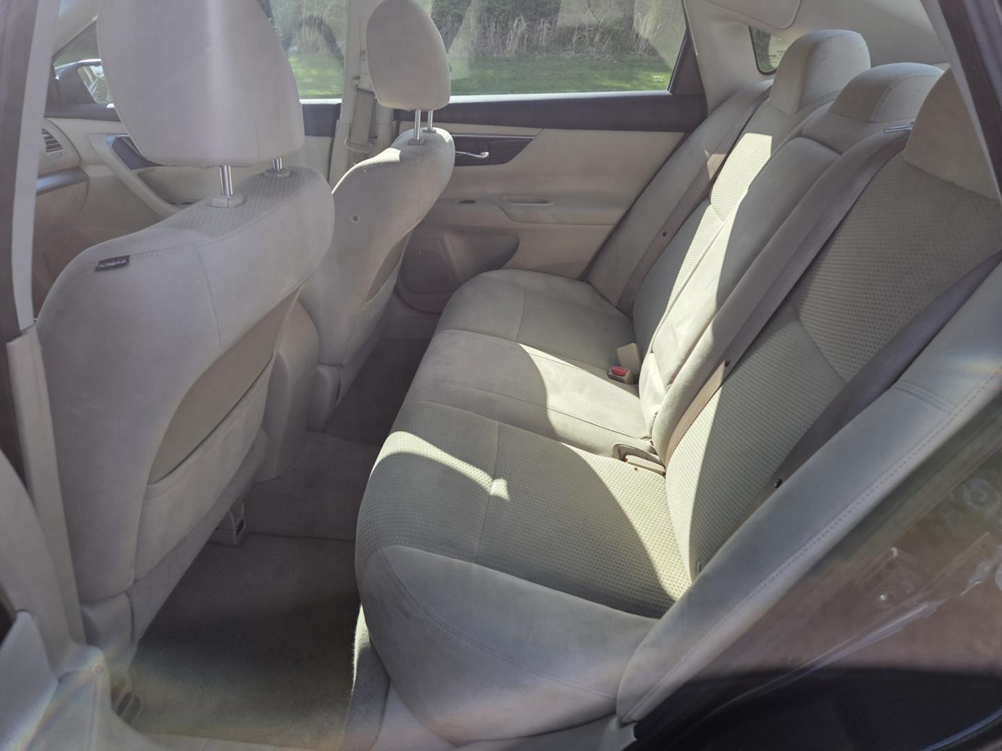 2014 Blue /Beige Nissan Altima 2.5 S (1N4AL3AP6EC) with an 2.5L L4 DOHC 16V engine, Continuously Variable Transmission transmission, located at 1221 Madison St., Shelbyville, TN, 37160, (931) 680-9439, 0.000000, 0.000000 - Photo#4