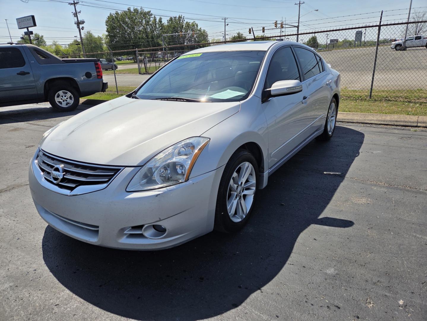 2012 SILVER /Black Nissan Altima 3.5 SR (1N4BL2AP3CC) with an 3.5L V6 DOHC 24V engine, Continuously Variable Transmission transmission, located at 1221 Madison St., Shelbyville, TN, 37160, (931) 680-9439, 0.000000, 0.000000 - Photo#0