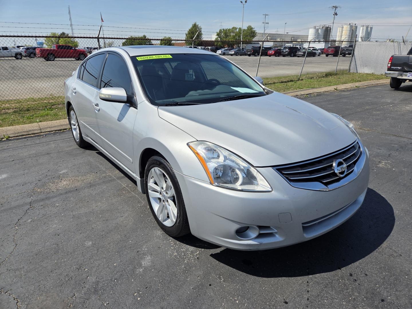 2012 SILVER /Black Nissan Altima 3.5 SR (1N4BL2AP3CC) with an 3.5L V6 DOHC 24V engine, Continuously Variable Transmission transmission, located at 1221 Madison St., Shelbyville, TN, 37160, (931) 680-9439, 0.000000, 0.000000 - Photo#1
