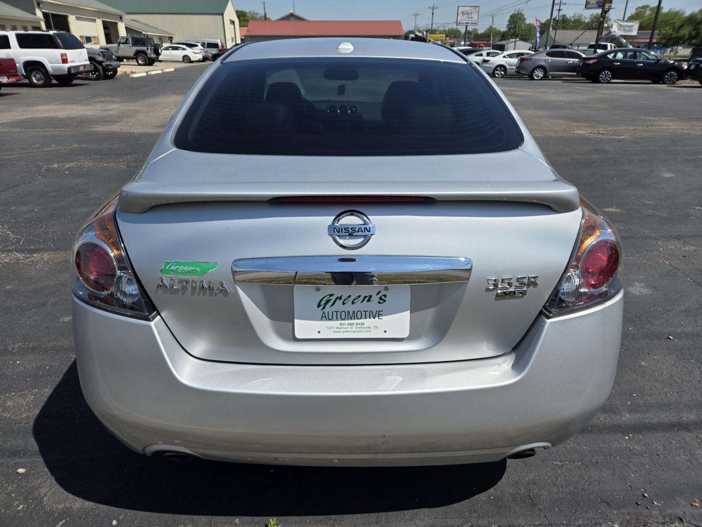 2012 SILVER /Black Nissan Altima 3.5 SR (1N4BL2AP3CC) with an 3.5L V6 DOHC 24V engine, Continuously Variable Transmission transmission, located at 1221 Madison St., Shelbyville, TN, 37160, (931) 680-9439, 0.000000, 0.000000 - Photo#2