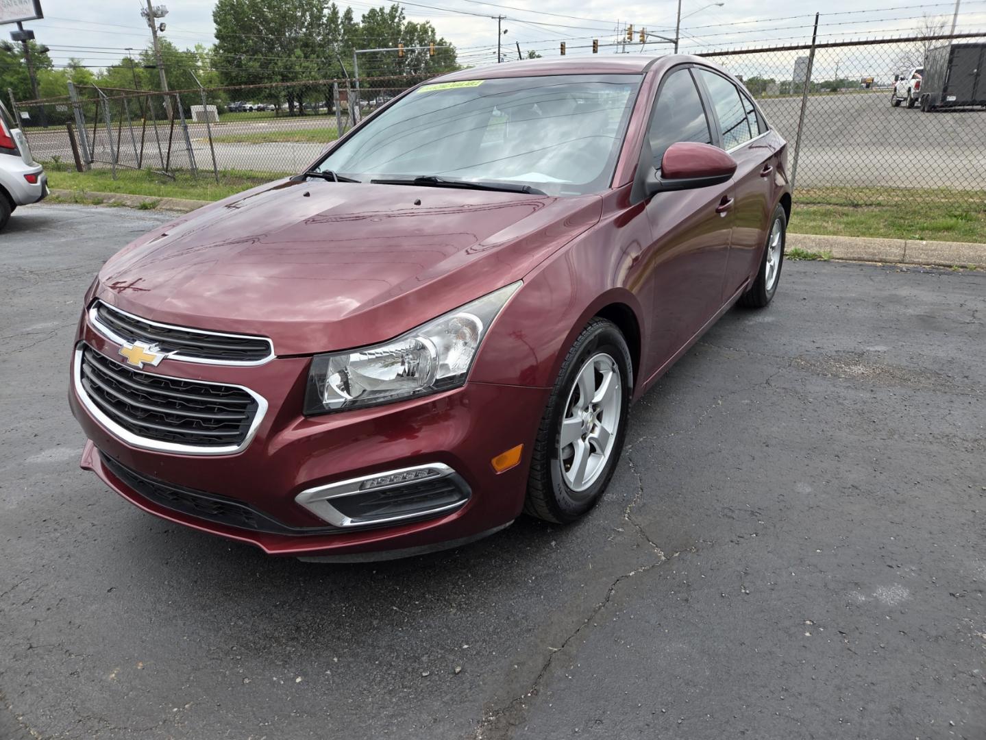 2016 Red /Black Chevrolet Cruze 2LT Auto (1G1PE5SB0G7) with an 1.4L L4 DOHC 16V TURBO engine, 6-Speed Automatic transmission, located at 1221 Madison St., Shelbyville, TN, 37160, (931) 680-9439, 0.000000, 0.000000 - Photo#0