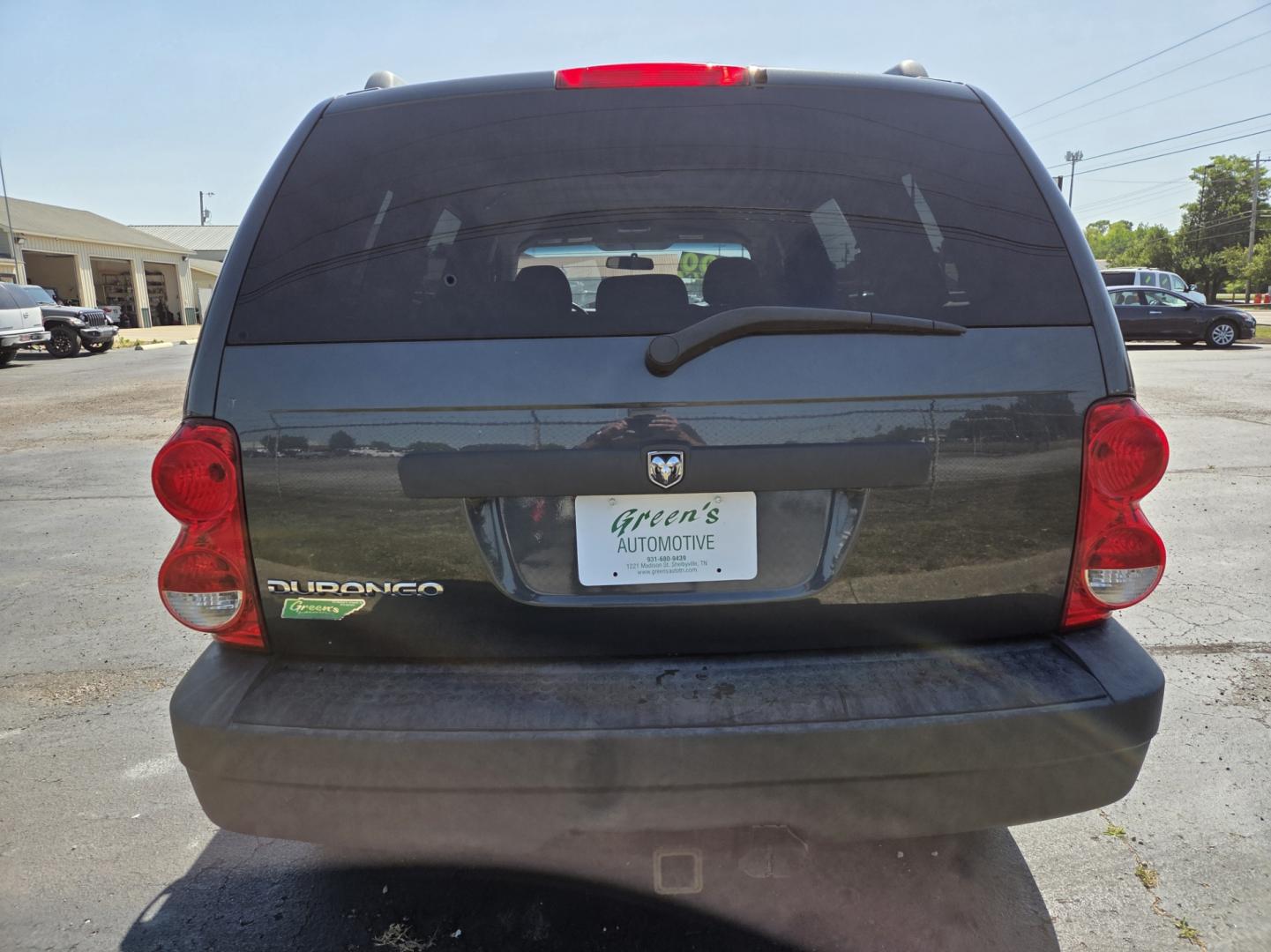 2008 Blue /Gray Dodge Durango SXT 2WD (1D8HD38N58F) with an 4.7L V8 SOHC 16V engine, 5-Speed Automatic Overdrive transmission, located at 1221 Madison St., Shelbyville, TN, 37160, (931) 680-9439, 0.000000, 0.000000 - Photo#2