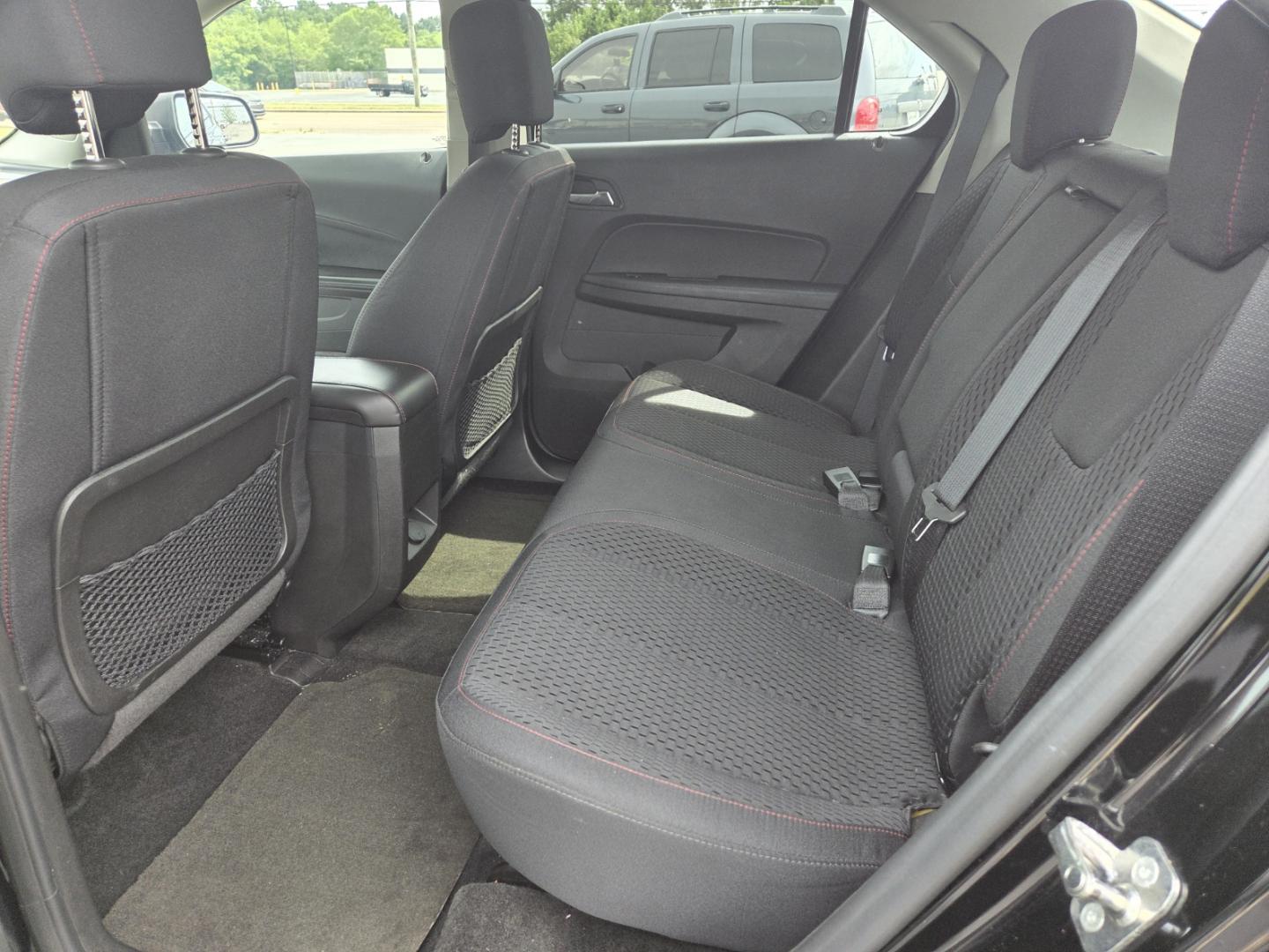 2015 BLACK /Gray Chevrolet Equinox LS 2WD (2GNALAEK6F1) with an 2.4L L4 DOHC 16V FFV engine, 6-Speed Automatic transmission, located at 1221 Madison St., Shelbyville, TN, 37160, (931) 680-9439, 0.000000, 0.000000 - Photo#4