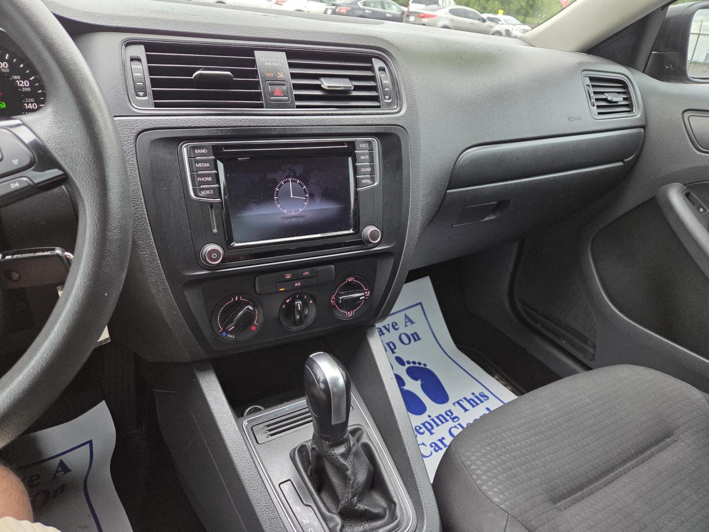 2016 Gray /Gray Volkswagen Jetta 1.4T S 6A (3VW267AJ4GM) with an 1.4L L4 DOHC 20V engine, 6A transmission, located at 1221 Madison St., Shelbyville, TN, 37160, (931) 680-9439, 0.000000, 0.000000 - Photo#6