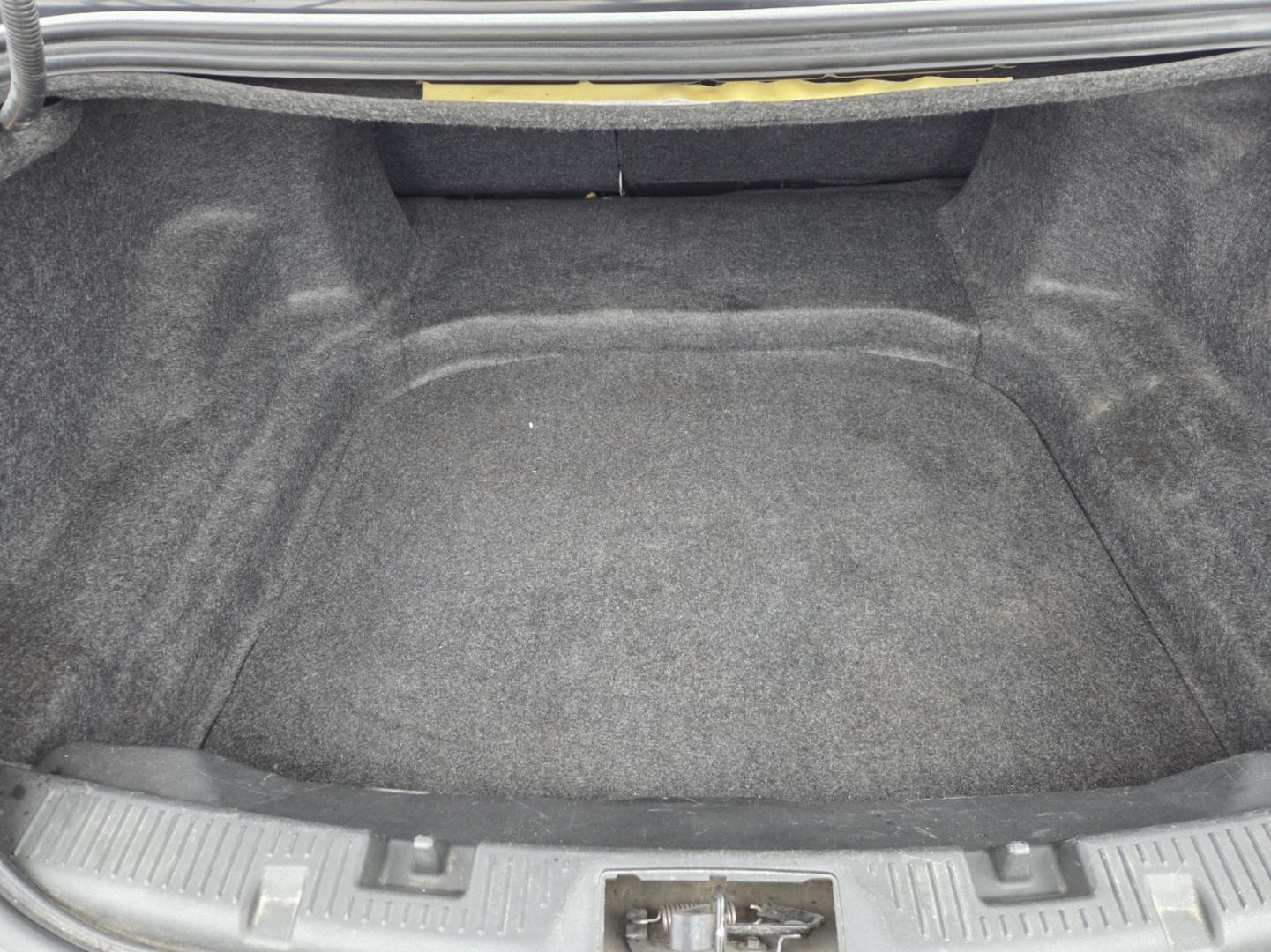 2013 BLACK /Black Ford Taurus SEL FWD (1FAHP2E80DG) with an 3.5L V6 DOHC 24V engine, 6-Speed Automatic transmission, located at 1221 Madison St., Shelbyville, TN, 37160, (931) 680-9439, 0.000000, 0.000000 - Photo#3