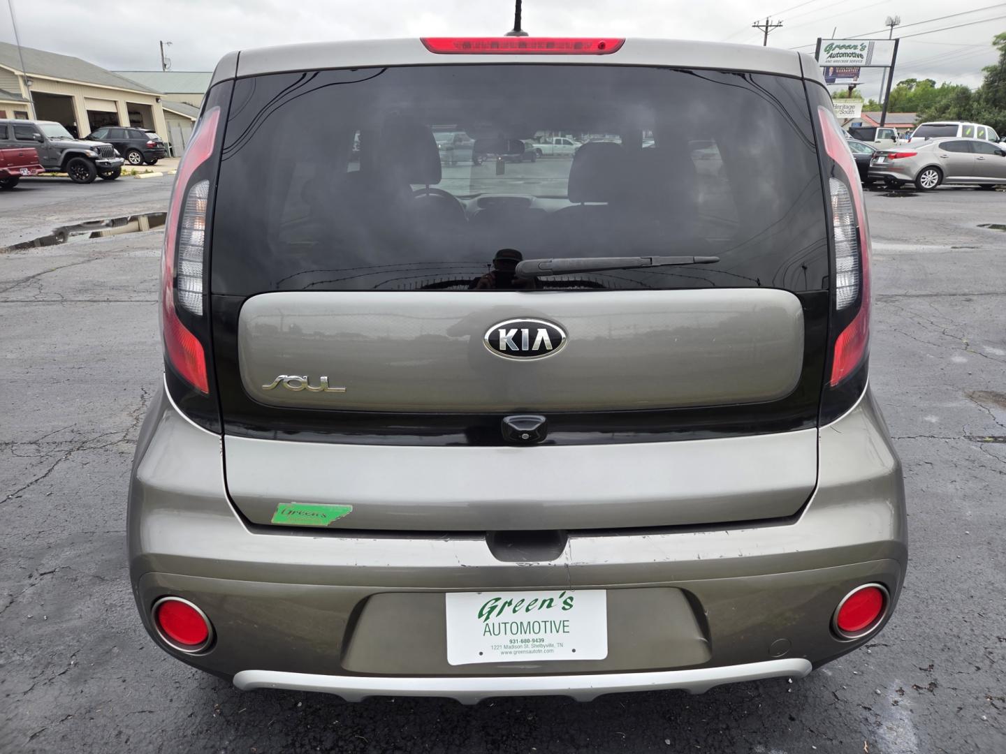 2018 Tan /Gray Kia Soul + (KNDJP3A51J7) with an 2.0L L4 DOHC 16V engine, 6A transmission, located at 1221 Madison St., Shelbyville, TN, 37160, (931) 680-9439, 0.000000, 0.000000 - Photo#2