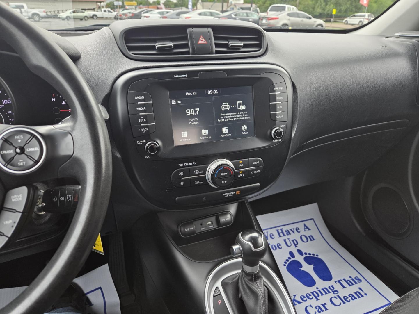 2018 Tan /Gray Kia Soul + (KNDJP3A51J7) with an 2.0L L4 DOHC 16V engine, 6A transmission, located at 1221 Madison St., Shelbyville, TN, 37160, (931) 680-9439, 0.000000, 0.000000 - Photo#6