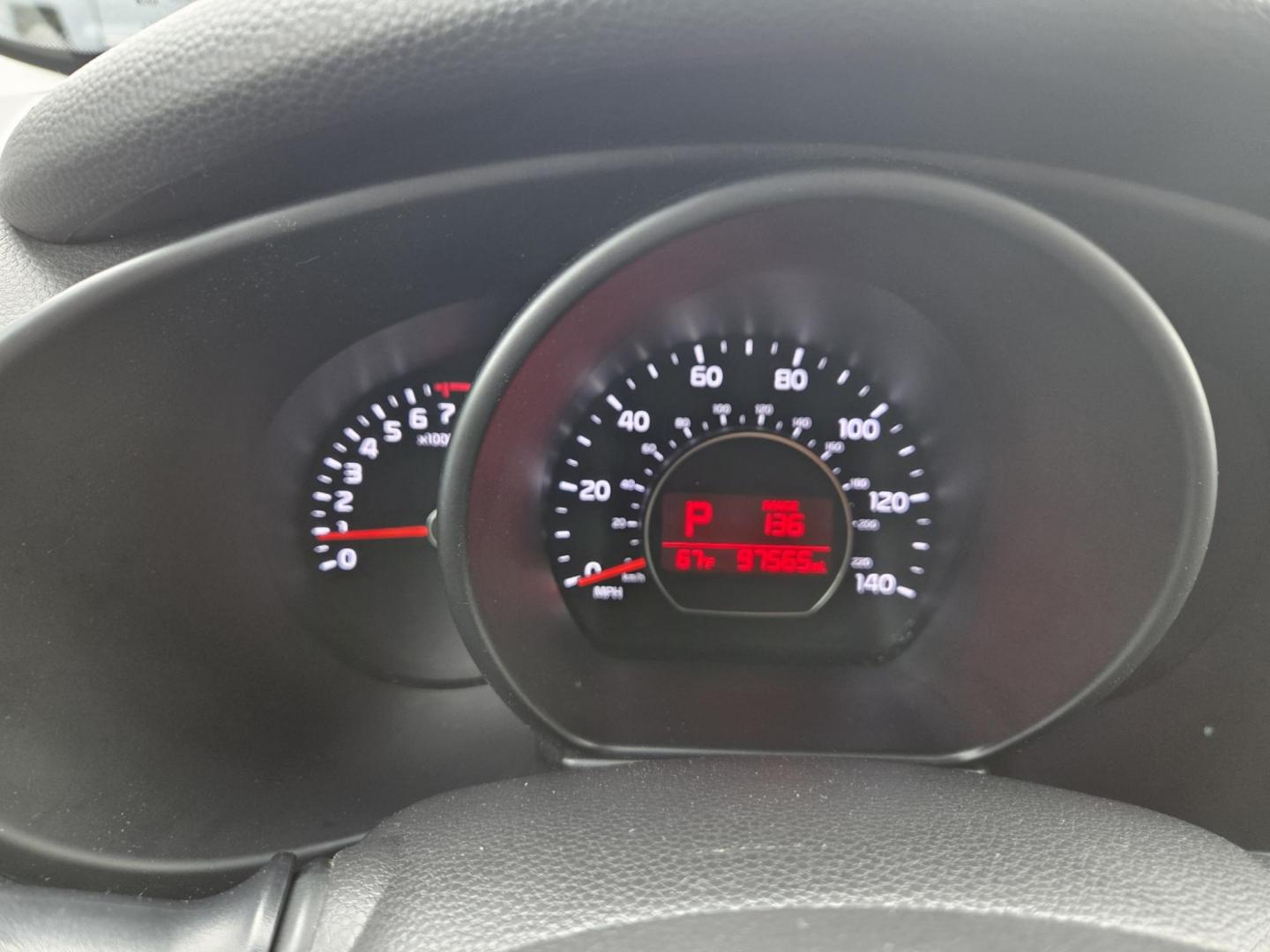 2018 Tan /Gray Kia Soul + (KNDJP3A51J7) with an 2.0L L4 DOHC 16V engine, 6A transmission, located at 1221 Madison St., Shelbyville, TN, 37160, (931) 680-9439, 0.000000, 0.000000 - Photo#7