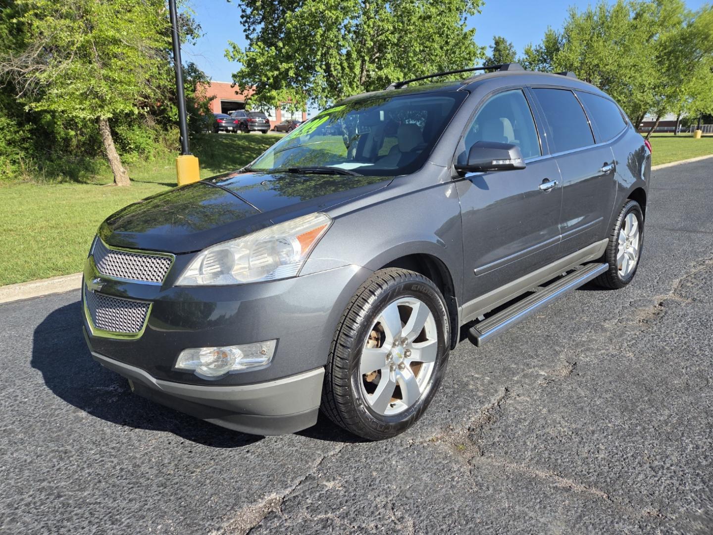 2012 Gray /Beige Chevrolet Traverse LTZ FWD (1GNKRLED3CJ) with an 3.6L V6 DOHC 24V engine, 6-Speed Automatic transmission, located at 1221 Madison St., Shelbyville, TN, 37160, (931) 680-9439, 0.000000, 0.000000 - Photo#0