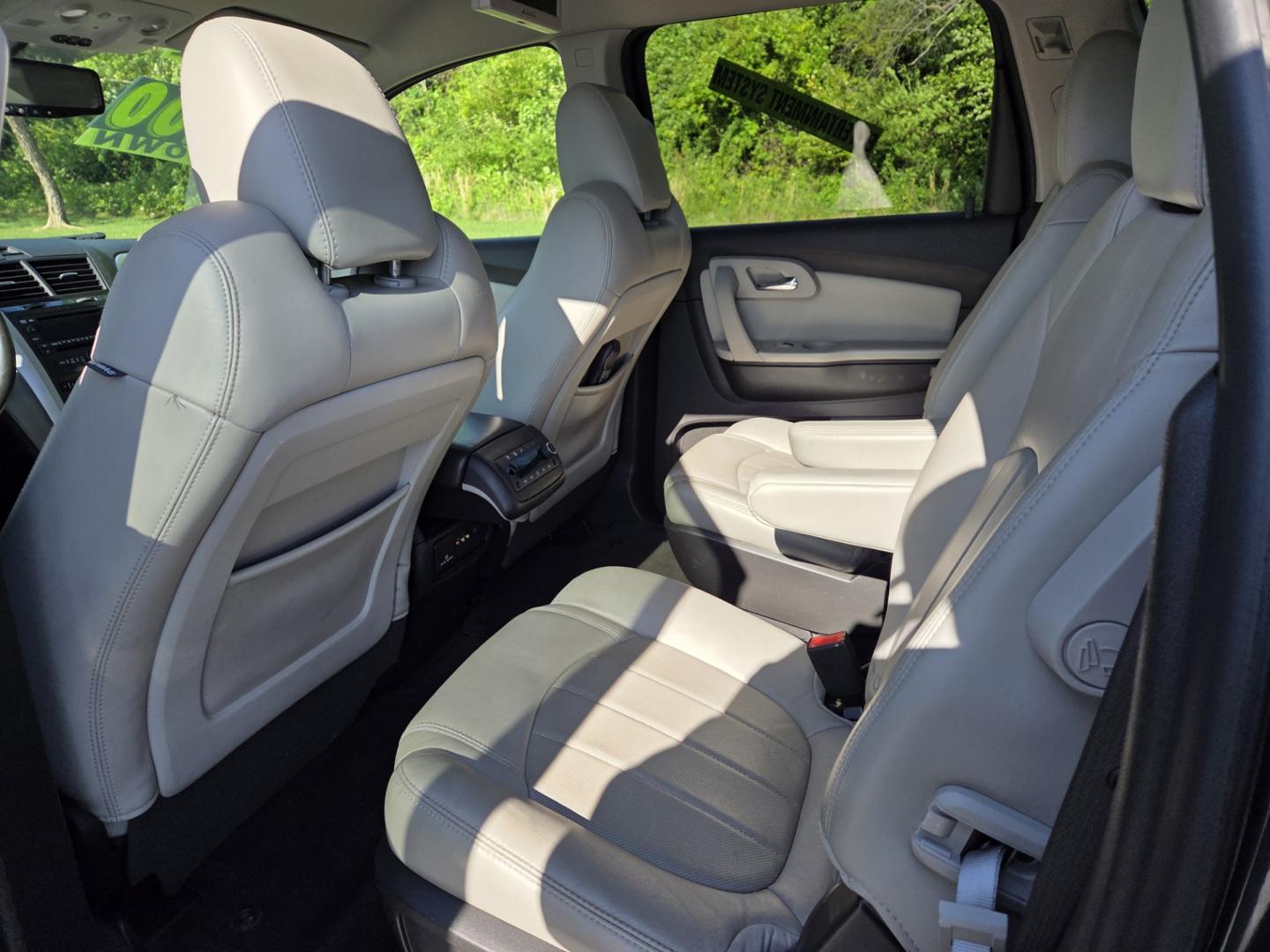 2012 Gray /Beige Chevrolet Traverse LTZ FWD (1GNKRLED3CJ) with an 3.6L V6 DOHC 24V engine, 6-Speed Automatic transmission, located at 1221 Madison St., Shelbyville, TN, 37160, (931) 680-9439, 0.000000, 0.000000 - Photo#6
