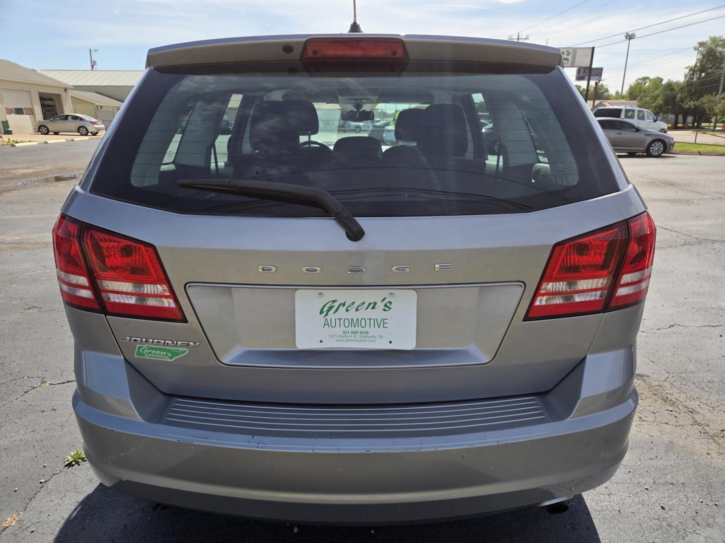 2015 SILVER /Black Dodge Journey SE (3C4PDCAB0FT) with an 2.4L L4 DOHC 16V engine, 4-Speed Automatic transmission, located at 1221 Madison St., Shelbyville, TN, 37160, (931) 680-9439, 0.000000, 0.000000 - Photo#2