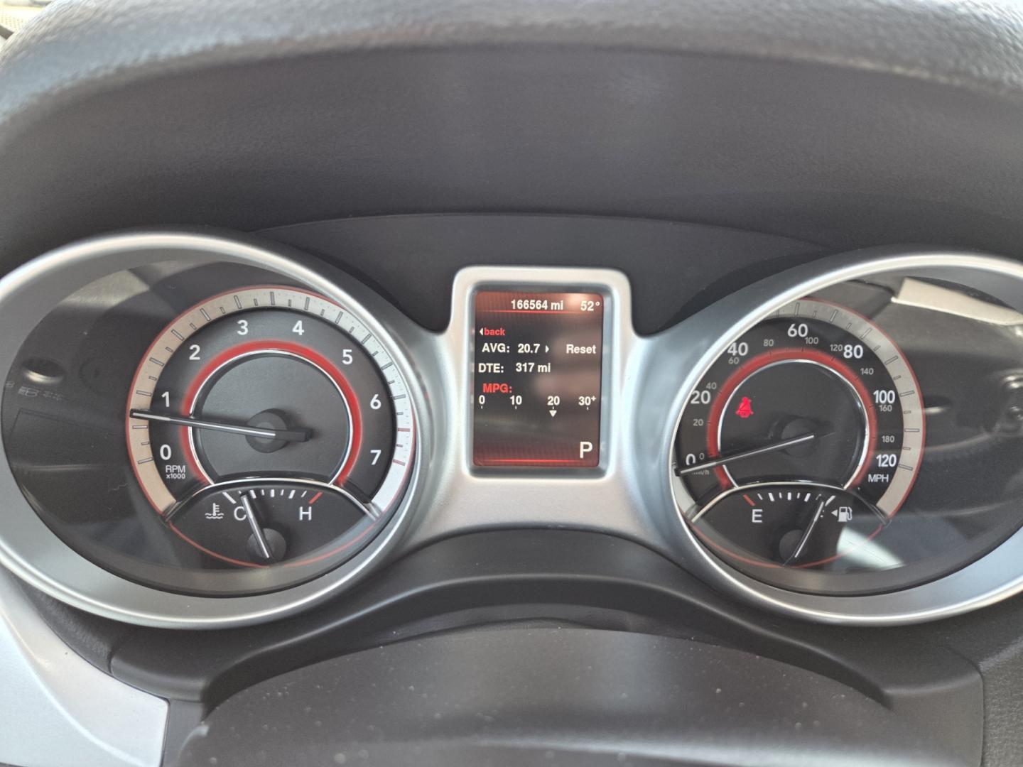 2015 SILVER /Black Dodge Journey SE (3C4PDCAB0FT) with an 2.4L L4 DOHC 16V engine, 4-Speed Automatic transmission, located at 1221 Madison St., Shelbyville, TN, 37160, (931) 680-9439, 0.000000, 0.000000 - Photo#7