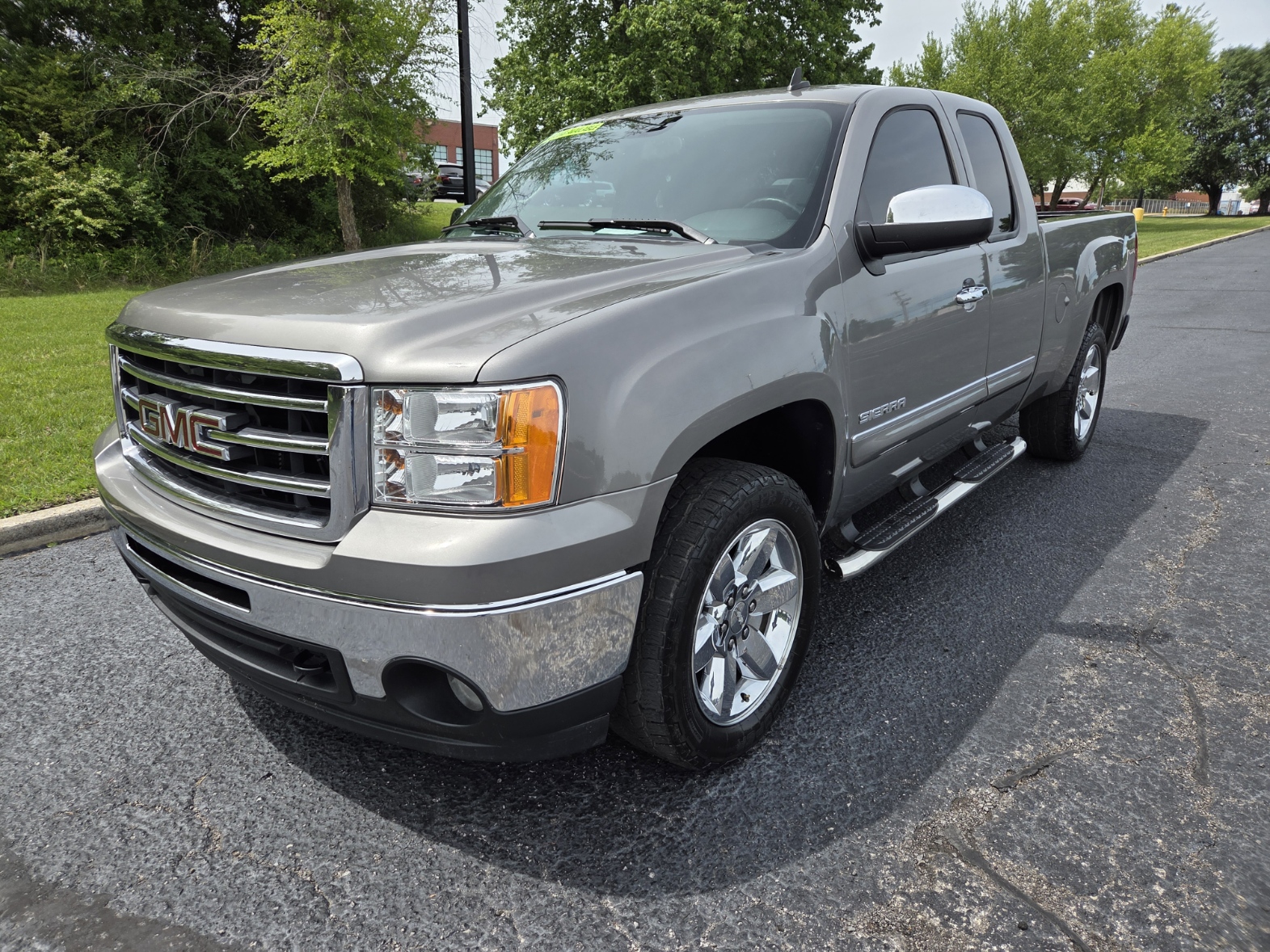 photo of 2013 GMC Sierra 1500 SLE Ext. Cab 2WD