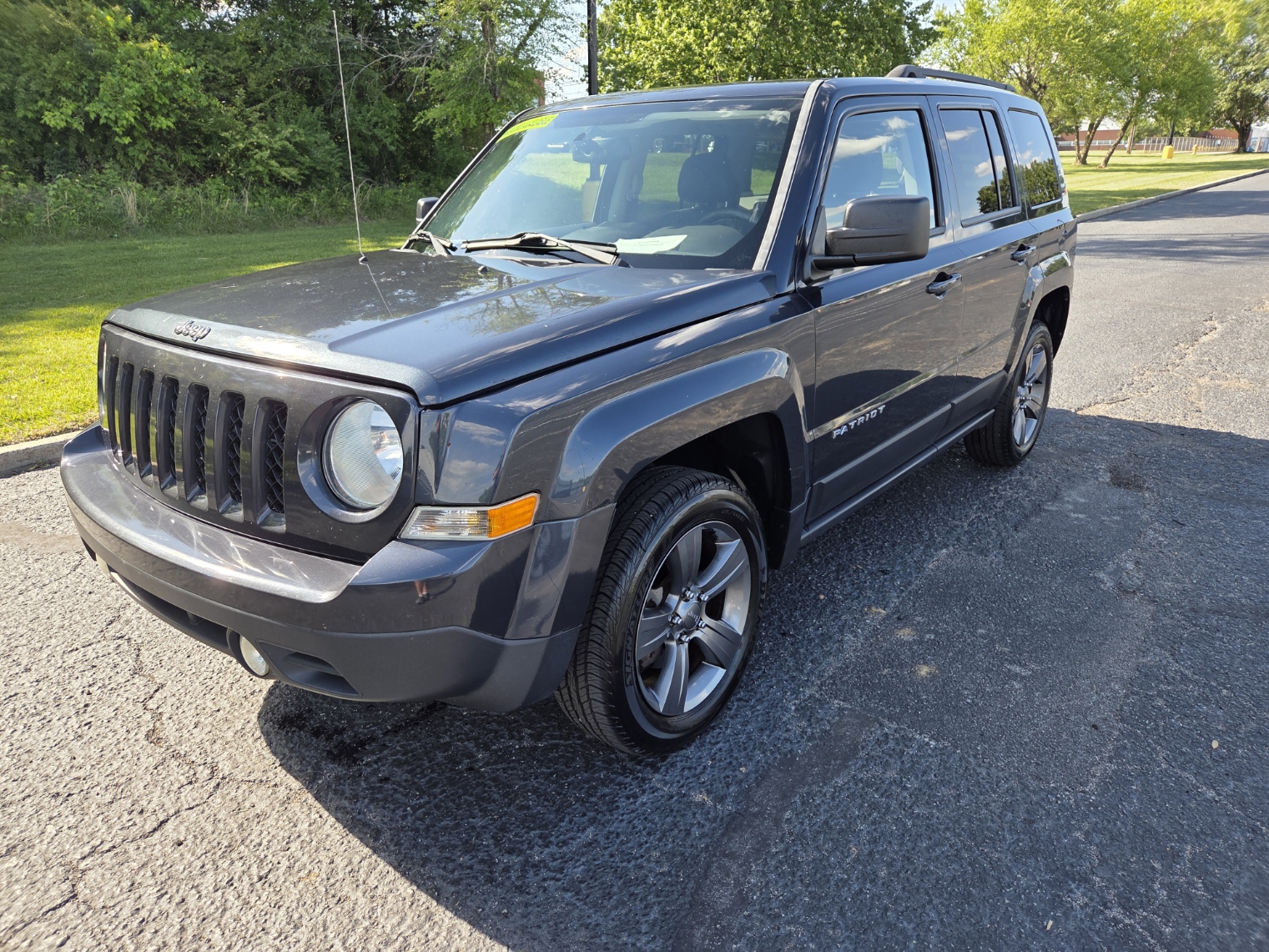 photo of 2015 Jeep Patriot Latitude 4WD