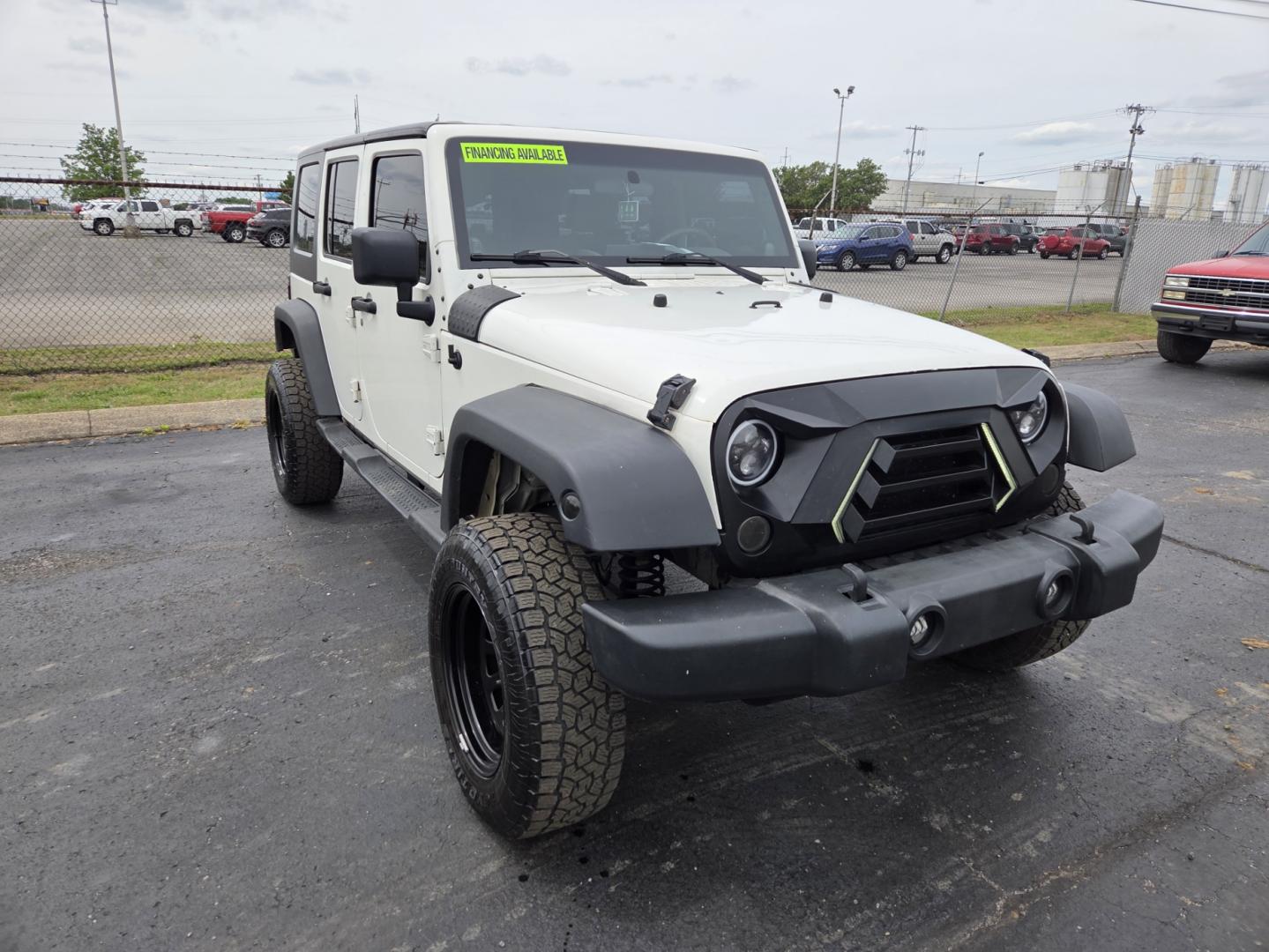 2010 WHITE /Gray Jeep Wrangler Unlimited Sport 4WD (1J4BA3H14AL) with an 3.8L V6 OHV 12V engine, Automatic transmission, located at 1221 Madison St., Shelbyville, TN, 37160, (931) 680-9439, 0.000000, 0.000000 - Photo#1