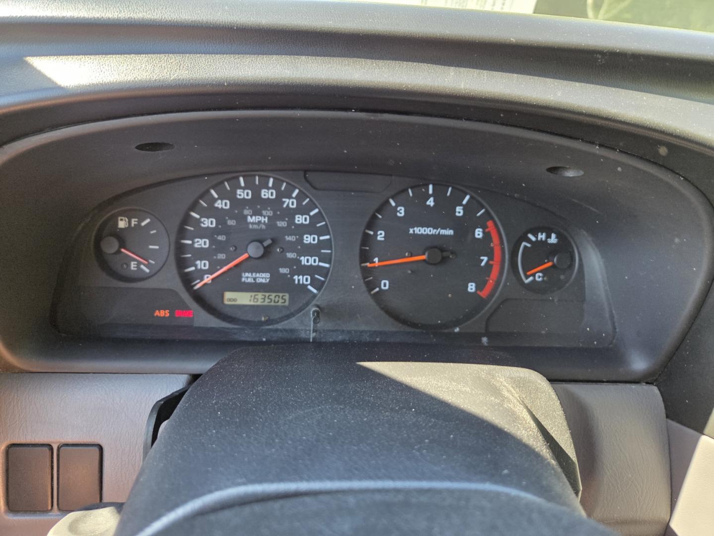 2000 Green /Gray Nissan Frontier XE King Cab 2WD (1N6DD26S9YC) with an 2.4L L4 DOHC 16V engine, Manual transmission, located at 1221 Madison St., Shelbyville, TN, 37160, (931) 680-9439, 0.000000, 0.000000 - Photo#7