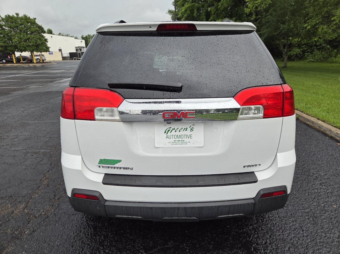 2015 WHITE /Black GMC Terrain SLT1 AWD (2GKFLXEKXF6) with an 2.4L L4 DOHC 16V FFV engine, 6-Speed Automatic transmission, located at 1221 Madison St., Shelbyville, TN, 37160, (931) 680-9439, 0.000000, 0.000000 - Photo#2
