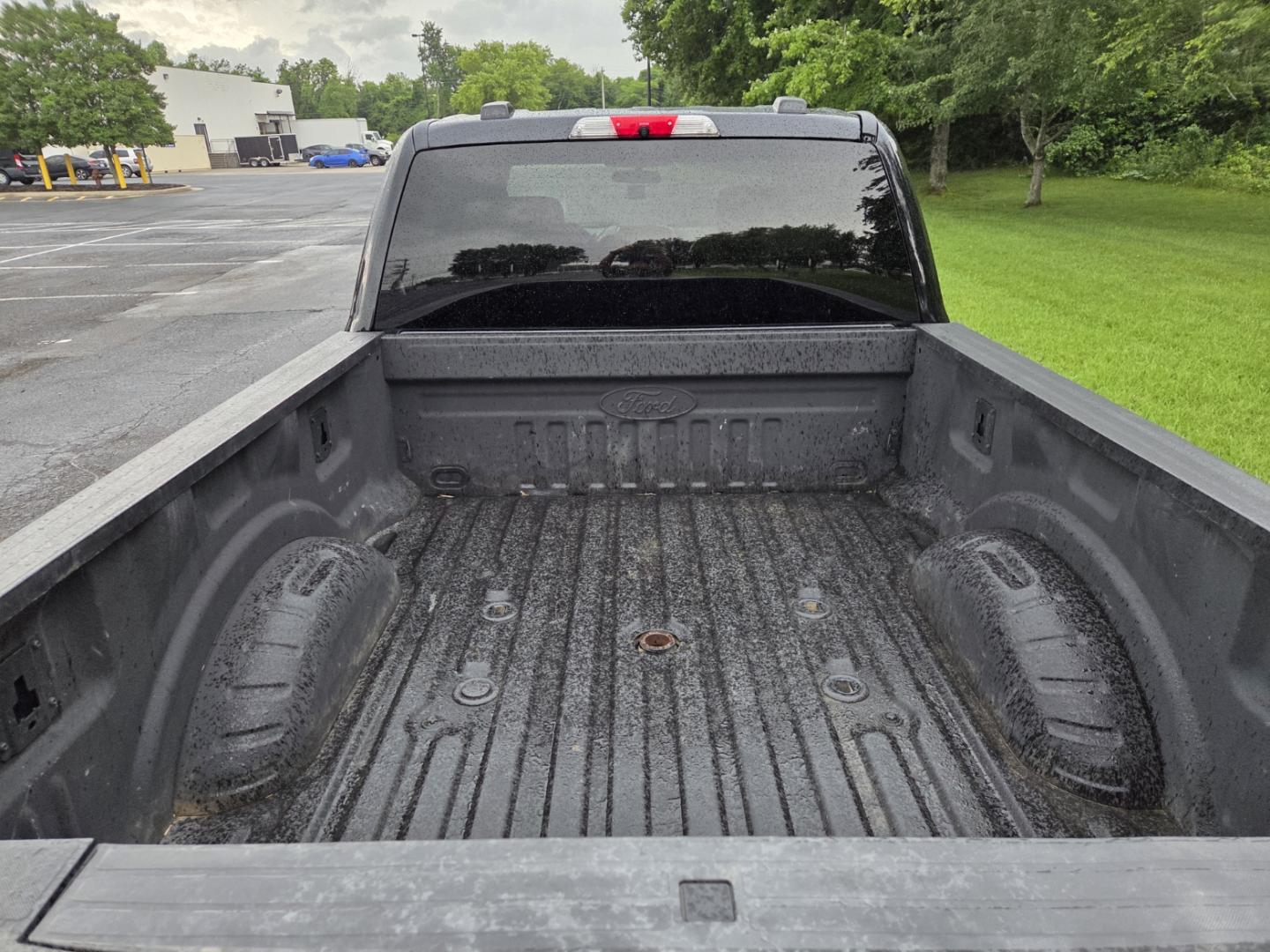 2020 BLACK /Gray Ford F-250 SD XL Crew Cab 4WD (1FT7W2BT1LE) with an 6.7L V8 OHV 16V DIESEL engine, 6A transmission, located at 1221 Madison St., Shelbyville, TN, 37160, (931) 680-9439, 0.000000, 0.000000 - Photo#5