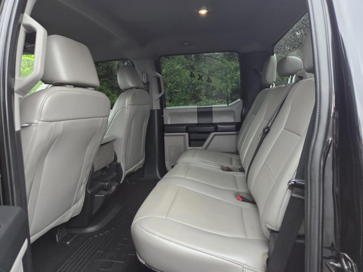 2020 BLACK /Gray Ford F-250 SD XL Crew Cab 4WD (1FT7W2BT1LE) with an 6.7L V8 OHV 16V DIESEL engine, 6A transmission, located at 1221 Madison St., Shelbyville, TN, 37160, (931) 680-9439, 0.000000, 0.000000 - Photo#6